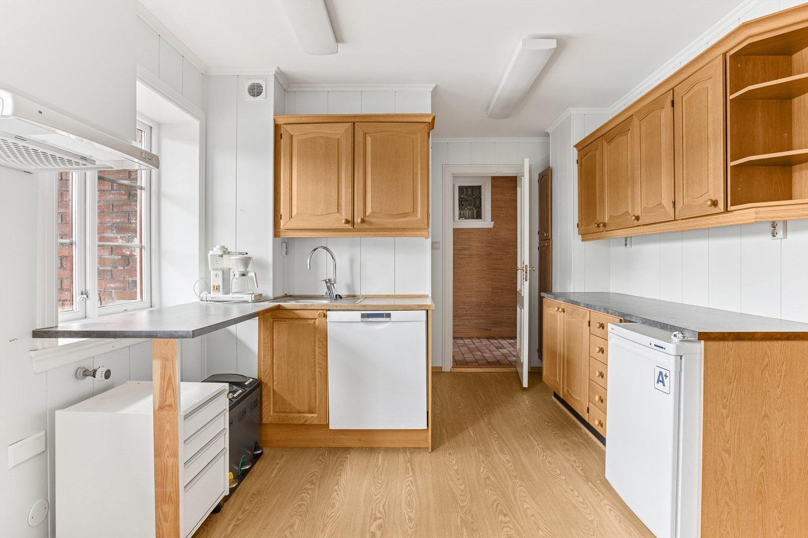 Et kjøkken til i den gamle delen i 1.etasje nr. 8. Galleribilde