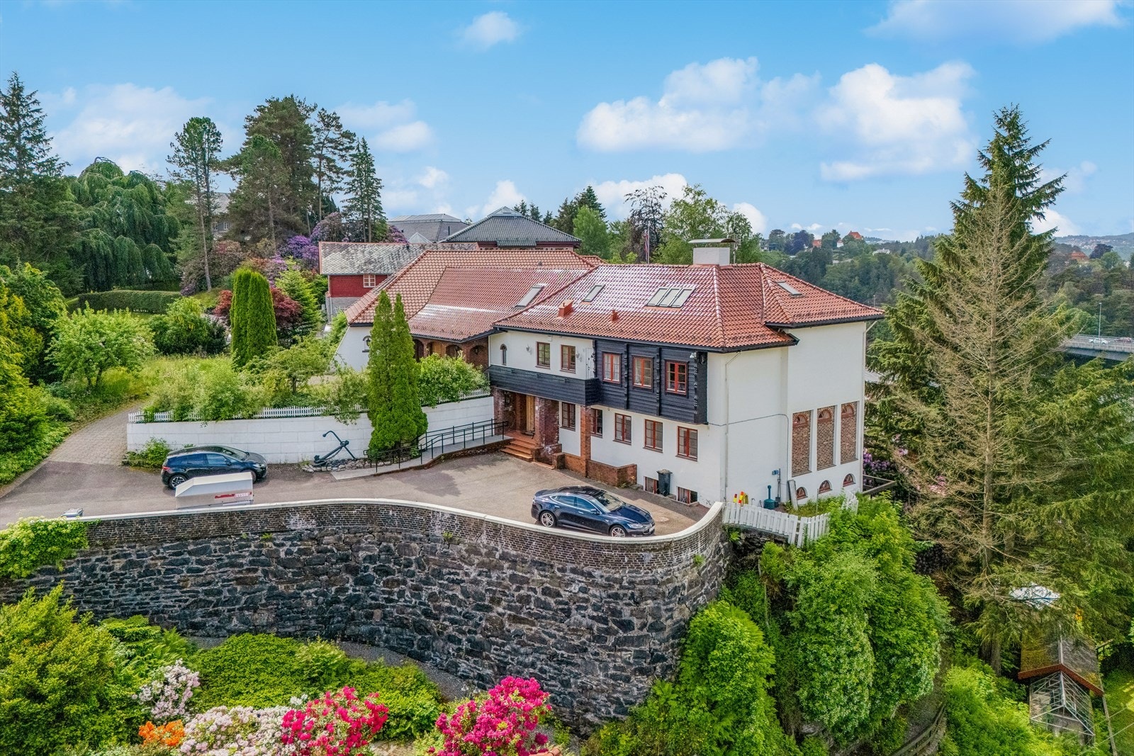 Fasade inngangsside. Galleribilde