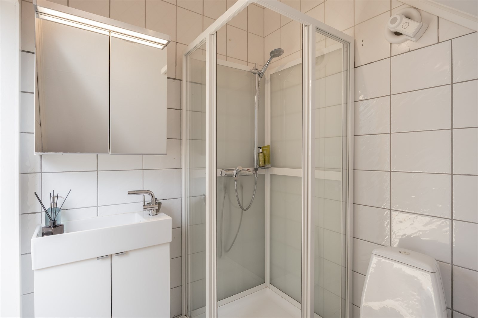 Flislagt bad på 3,5 m² med gulvvarme. Galleribilde