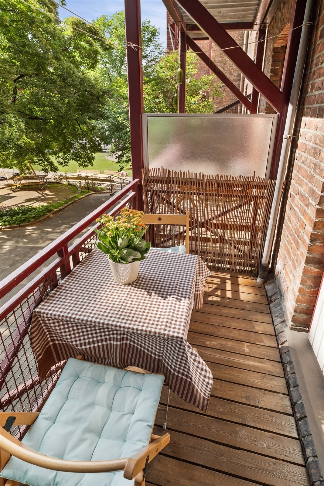 Balkong på 3 kvm med plass til utemøbler Galleribilde