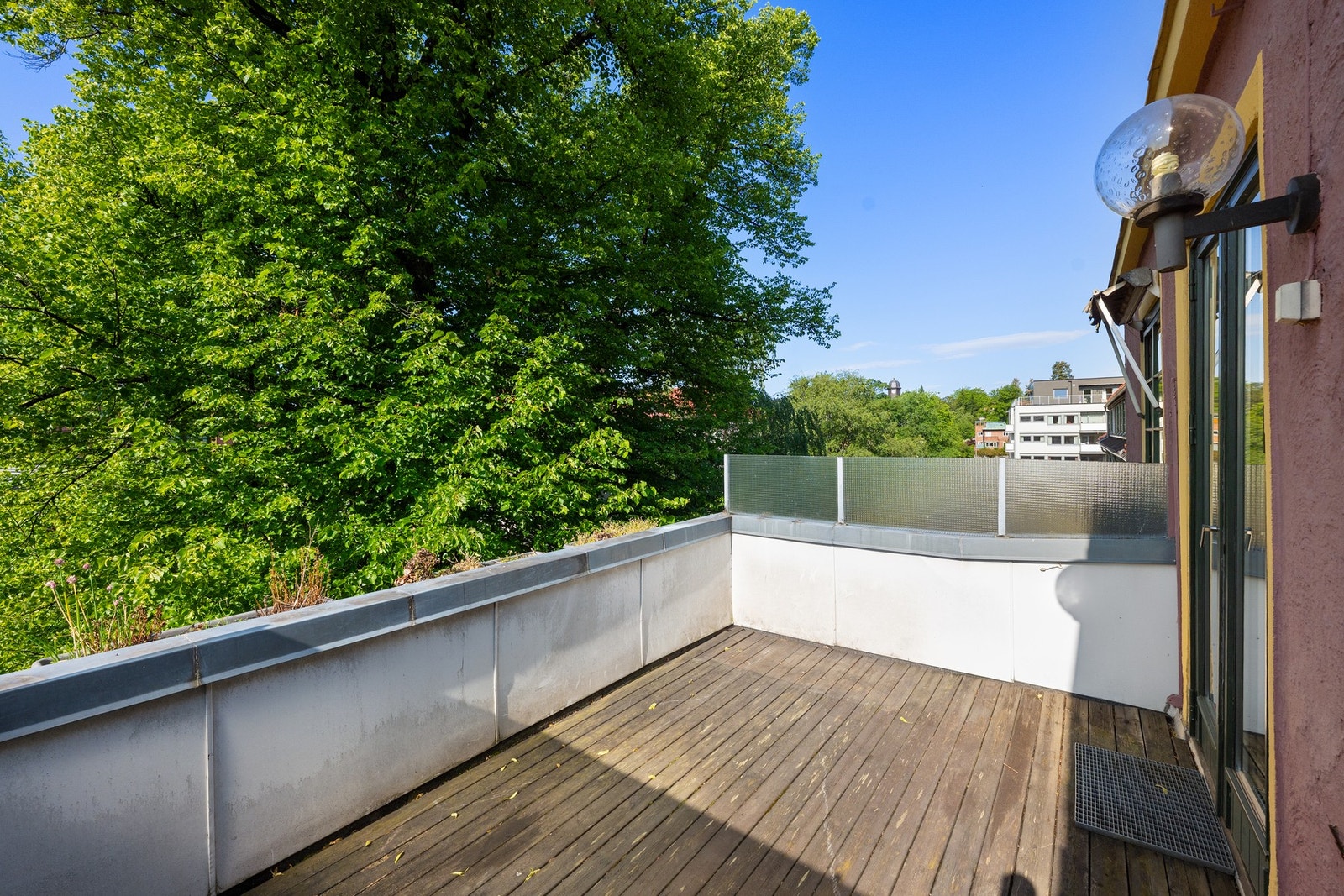 Solrik, sydvendt terrasse på 10m2 Galleribilde