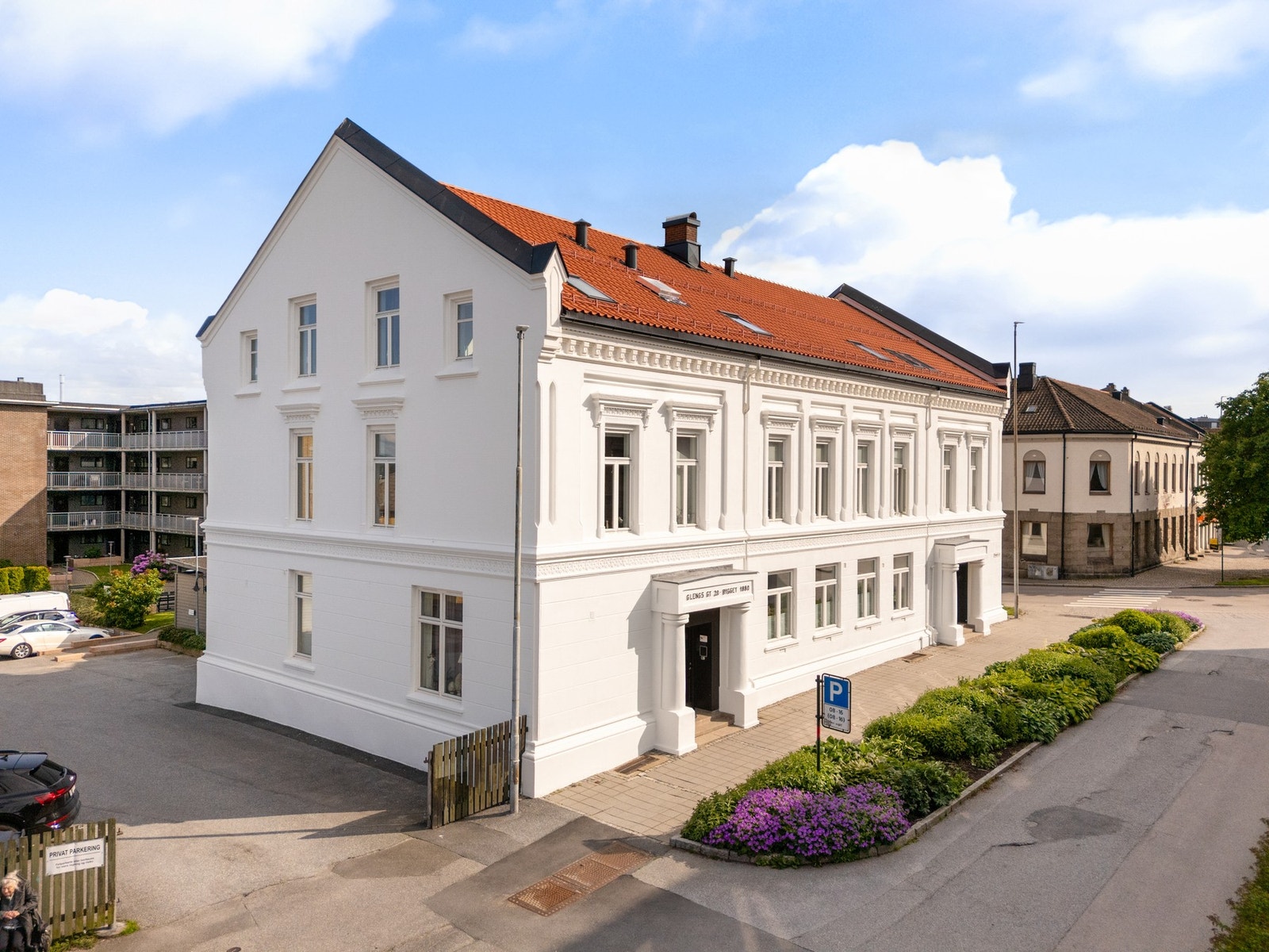 Dette er en innholdsrik leilighet for deg som ønsker klassisk stil og moderne komfort i hjertet av byen. Galleribilde