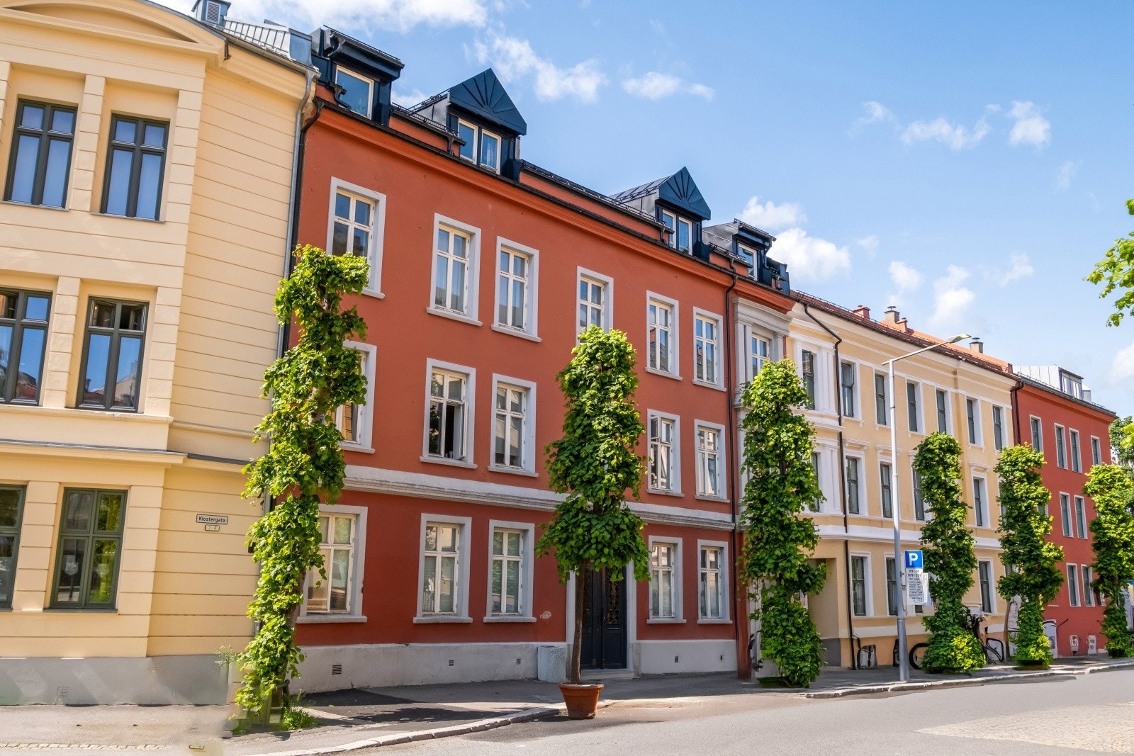 Klostergata 2 er en klassisk bygård fra 1888. Galleribilde