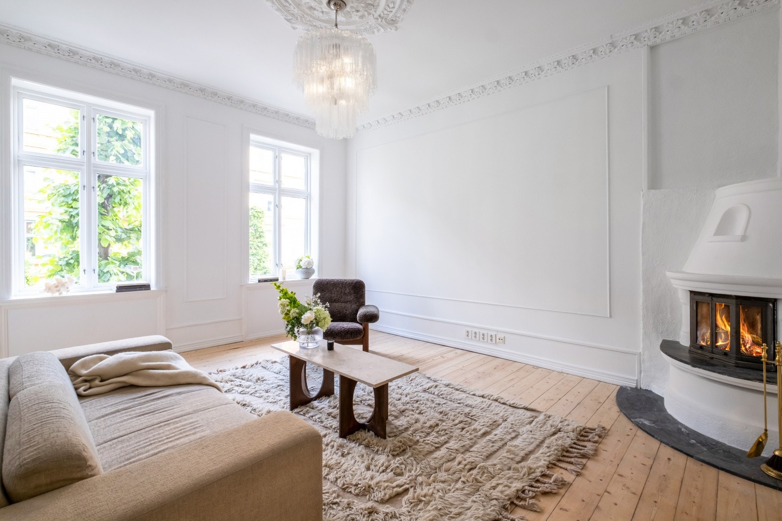 Peis i stuen gir god varme og en herlig stemning på de kalde dagene. Galleribilde