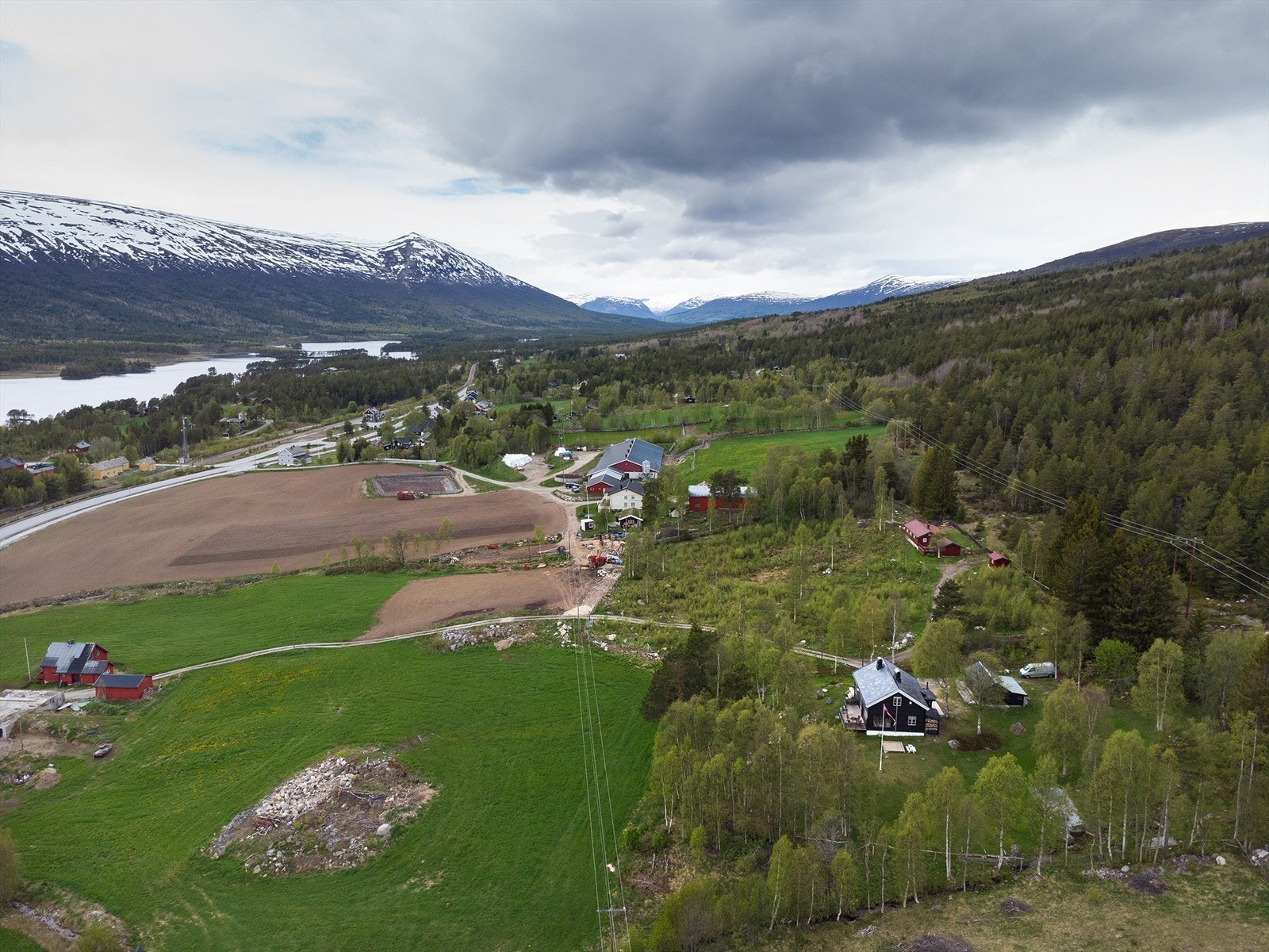 Dronebilde av nærområdet Galleribilde
