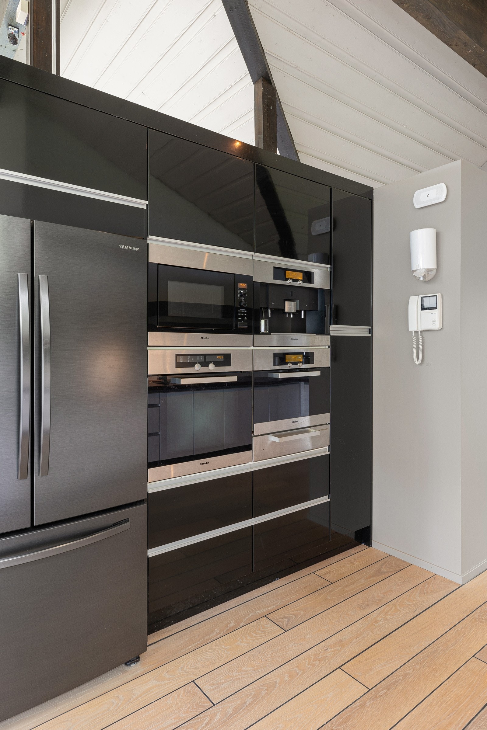 Eksklusive kvalitetshvitevarer fra Miele som innebygd ovn, dampovn, micro / ovn, varmeskuff og kaffemaskin Galleribilde