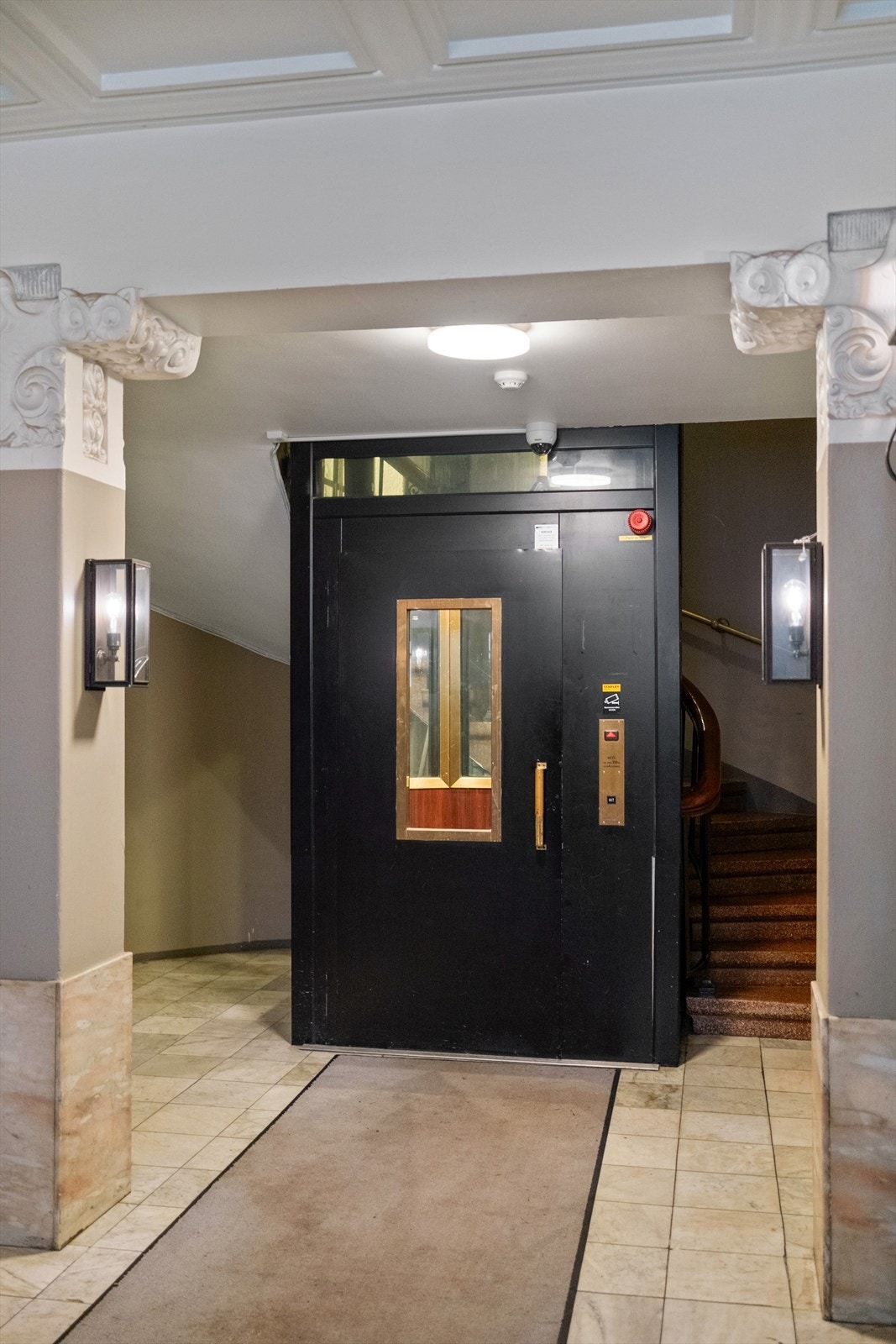 Enkel heisadkomst til leiligheten. Galleribilde