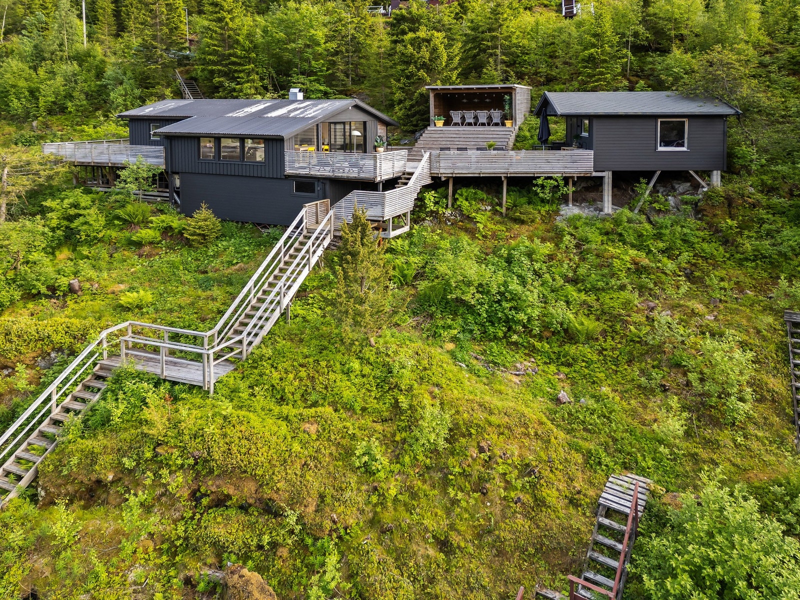 Det er i tillegg godt med lagerplass i rom under hytta Galleribilde