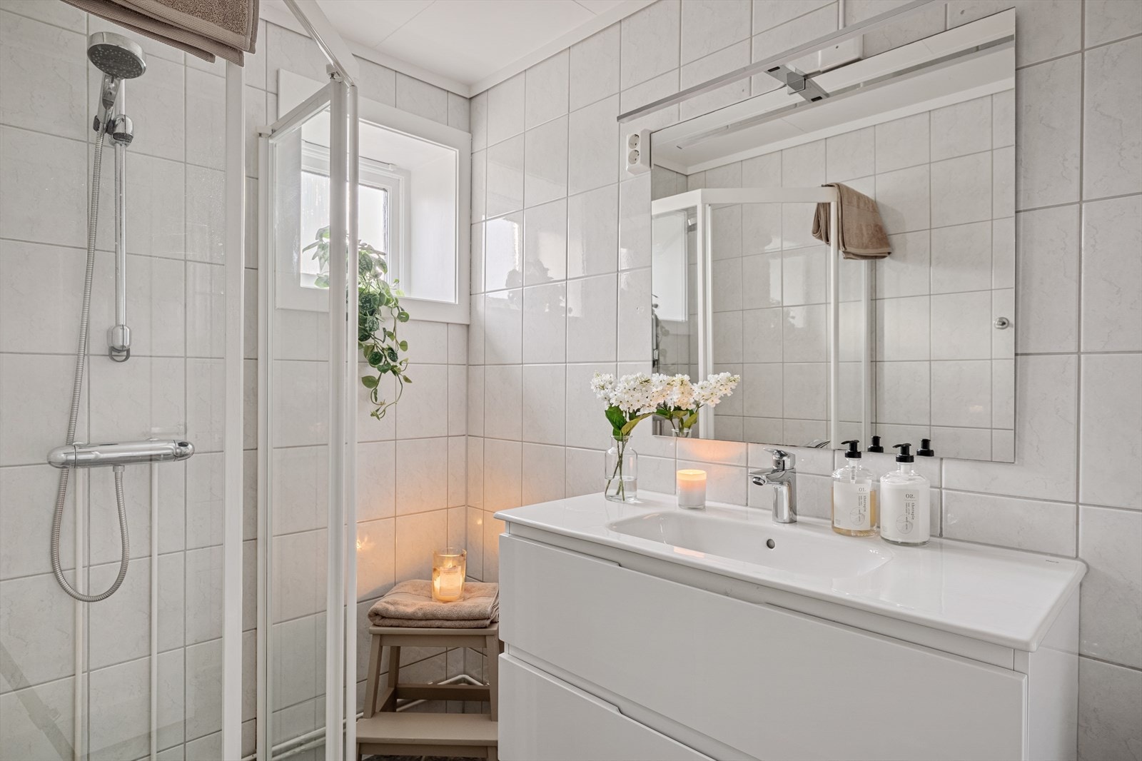 - Badet har en størrelse på 3,48 m² - Galleribilde