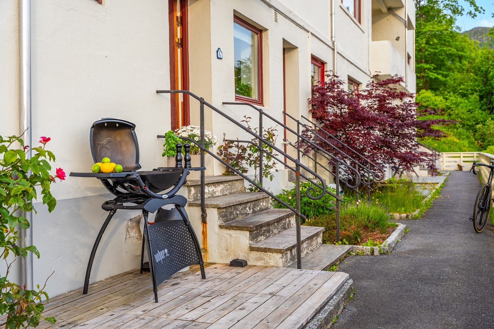 - Fyr opp grillen på varme sommerdager og skap gode minner. Merk egen hageflekk! - Galleribilde