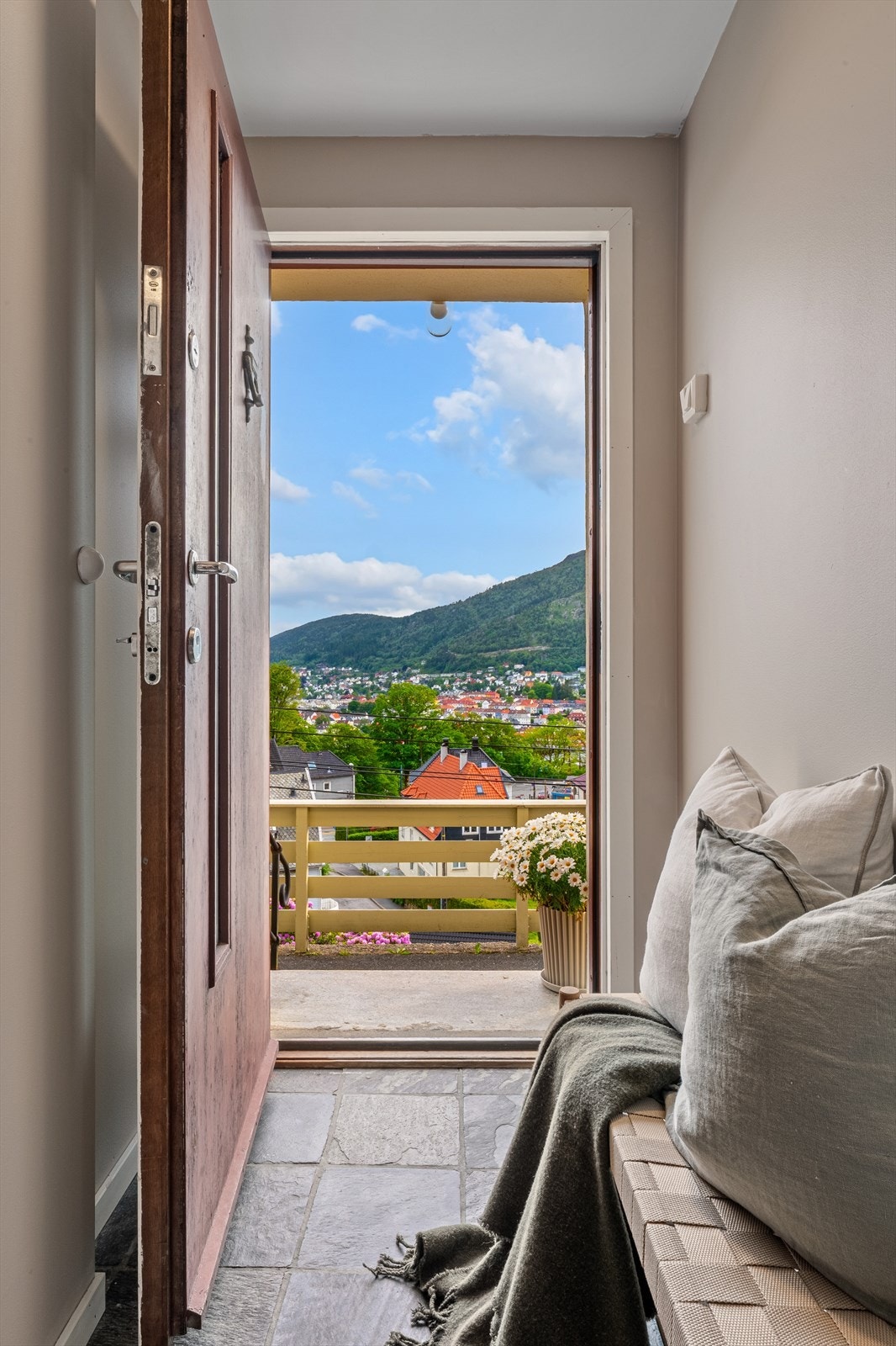 - Her bor du usjenert til med egen inngang! - Galleribilde