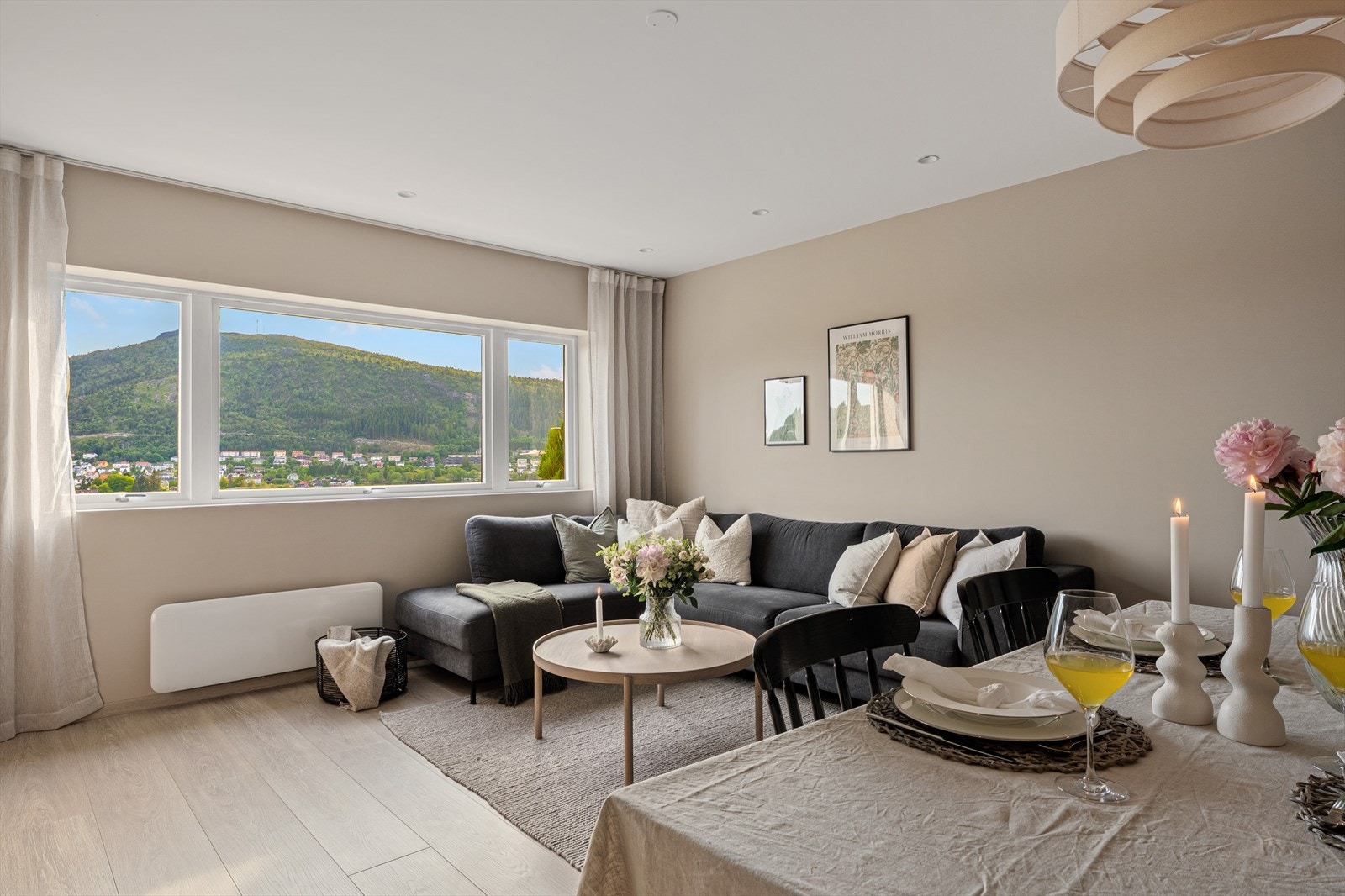 - Leiligheten måler 68 m² og inneholder entré, gang, stue, kjøkken, soverom, bad og innvendig bod - Galleribilde