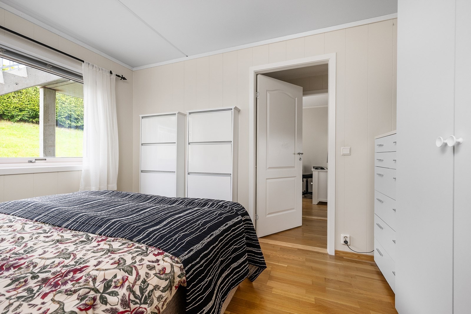 God plass til dobbeltseng. Galleribilde