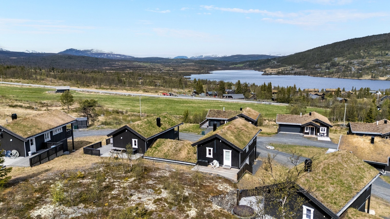 Dette er en fritidsbolig som passer perfekt for deg som søker komfort, natur og aktiviteter - hele året Galleribilde