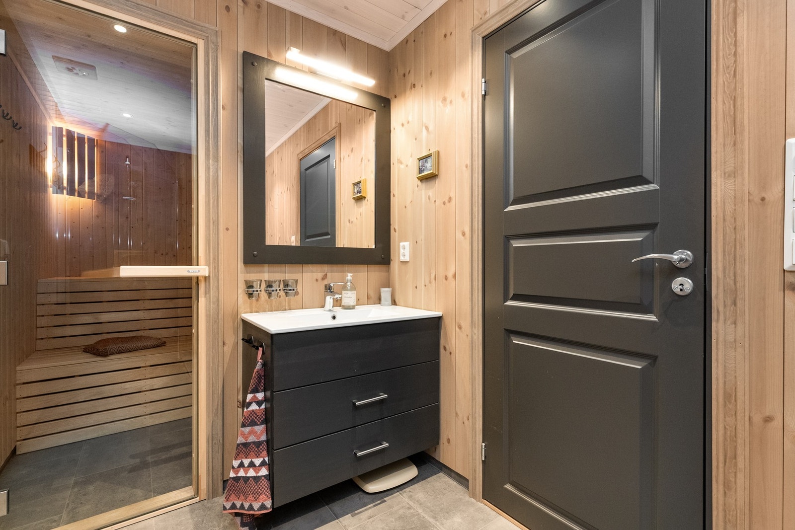 Glassdør inn til badstuen Galleribilde