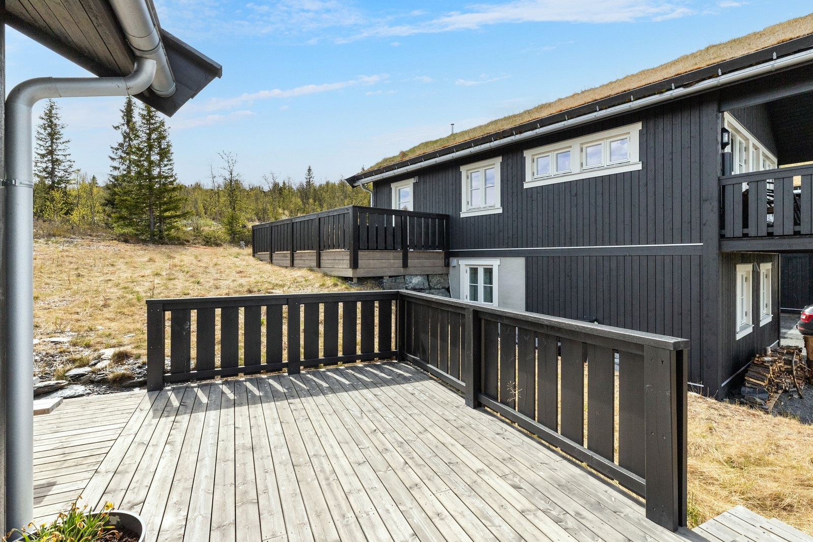 Adkomst videre til bakkeplan Galleribilde