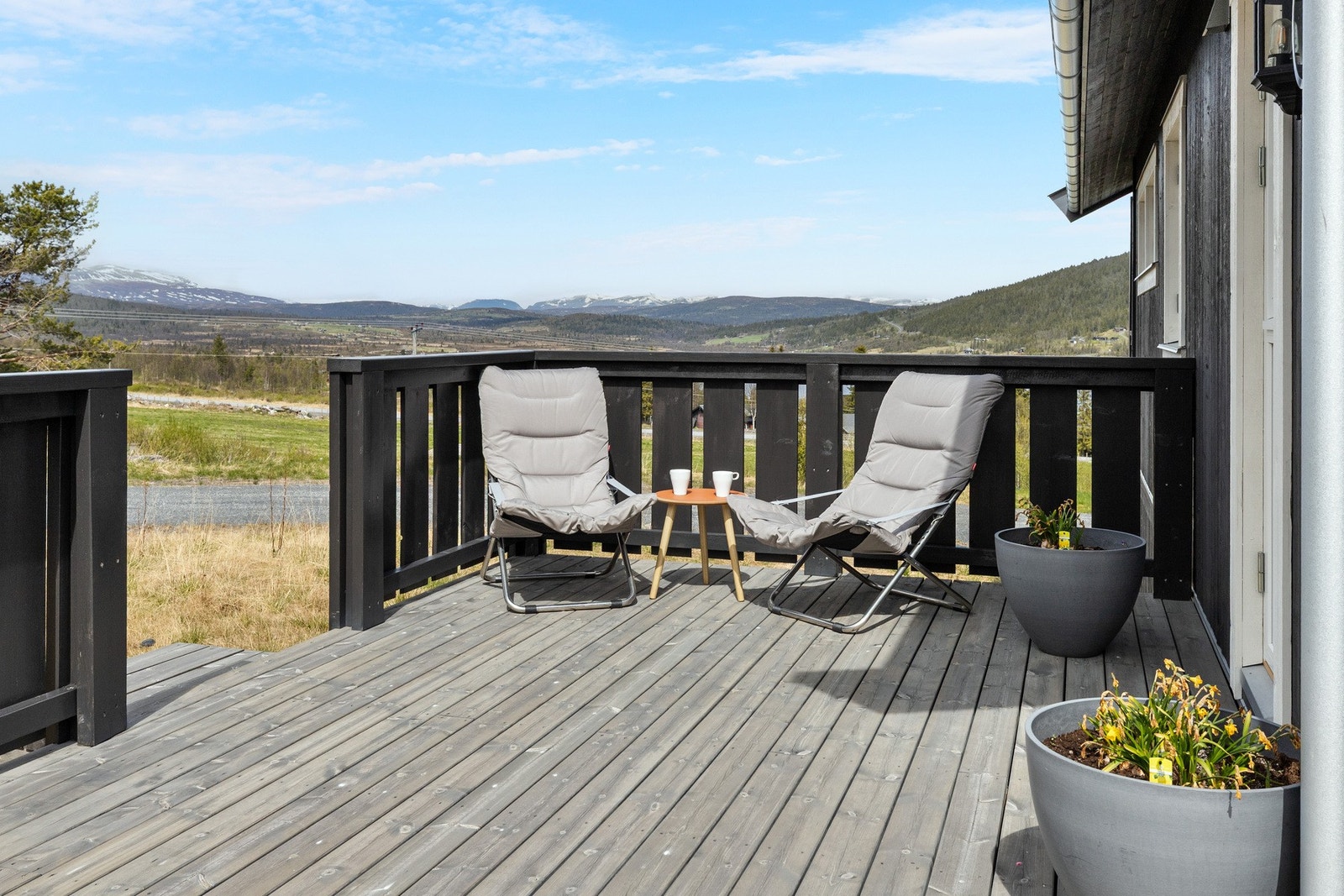 Eiendomsmegler Siri Lyseng Solberg presenterer denne eiendommen. Foto: Christine Stokkebryn Galleribilde