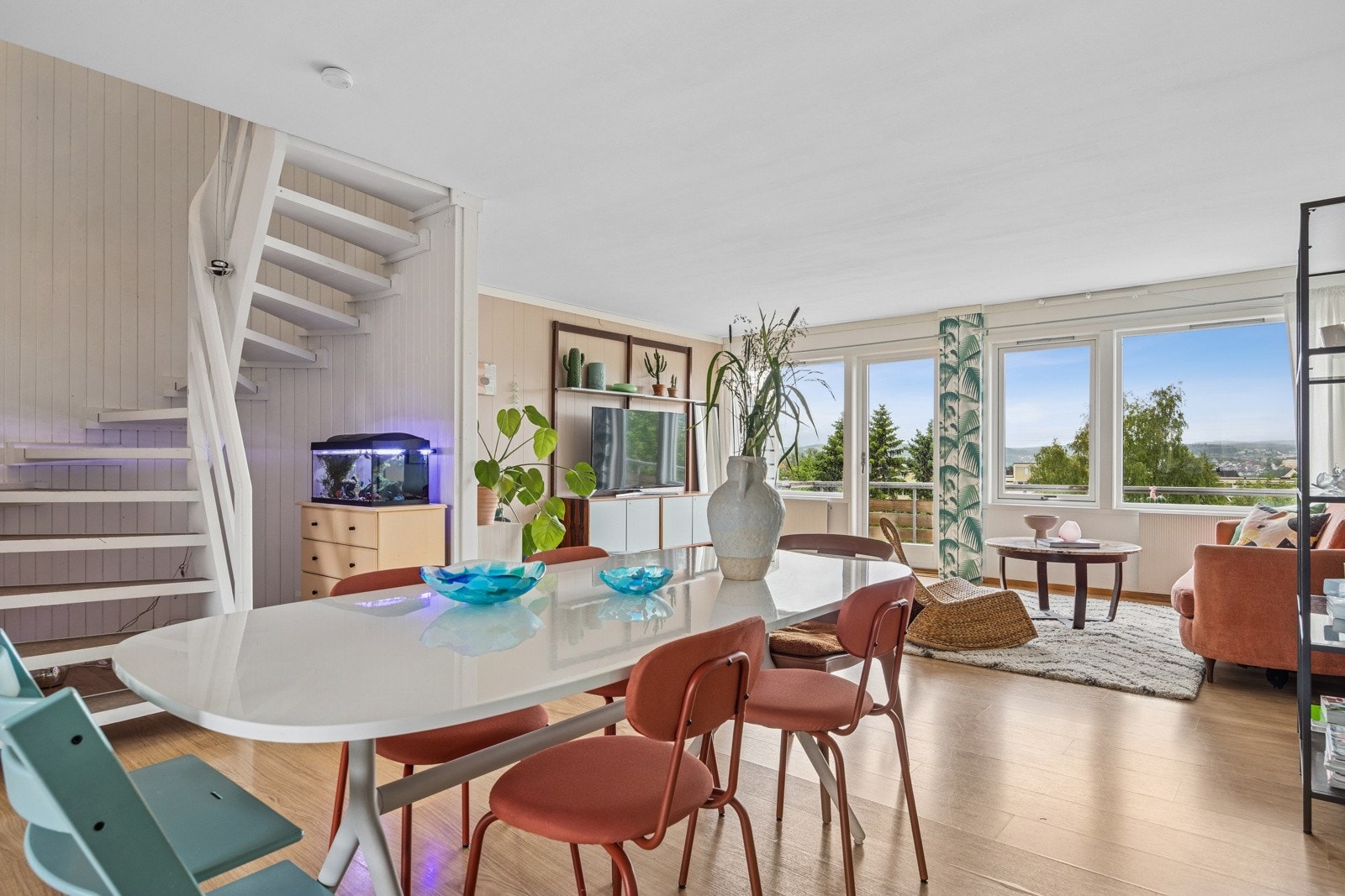 Tar man trappeløpet opp til 3. etasje ankommer man et gangareal som fordeler seg til 3 soverom og et bad. Galleribilde