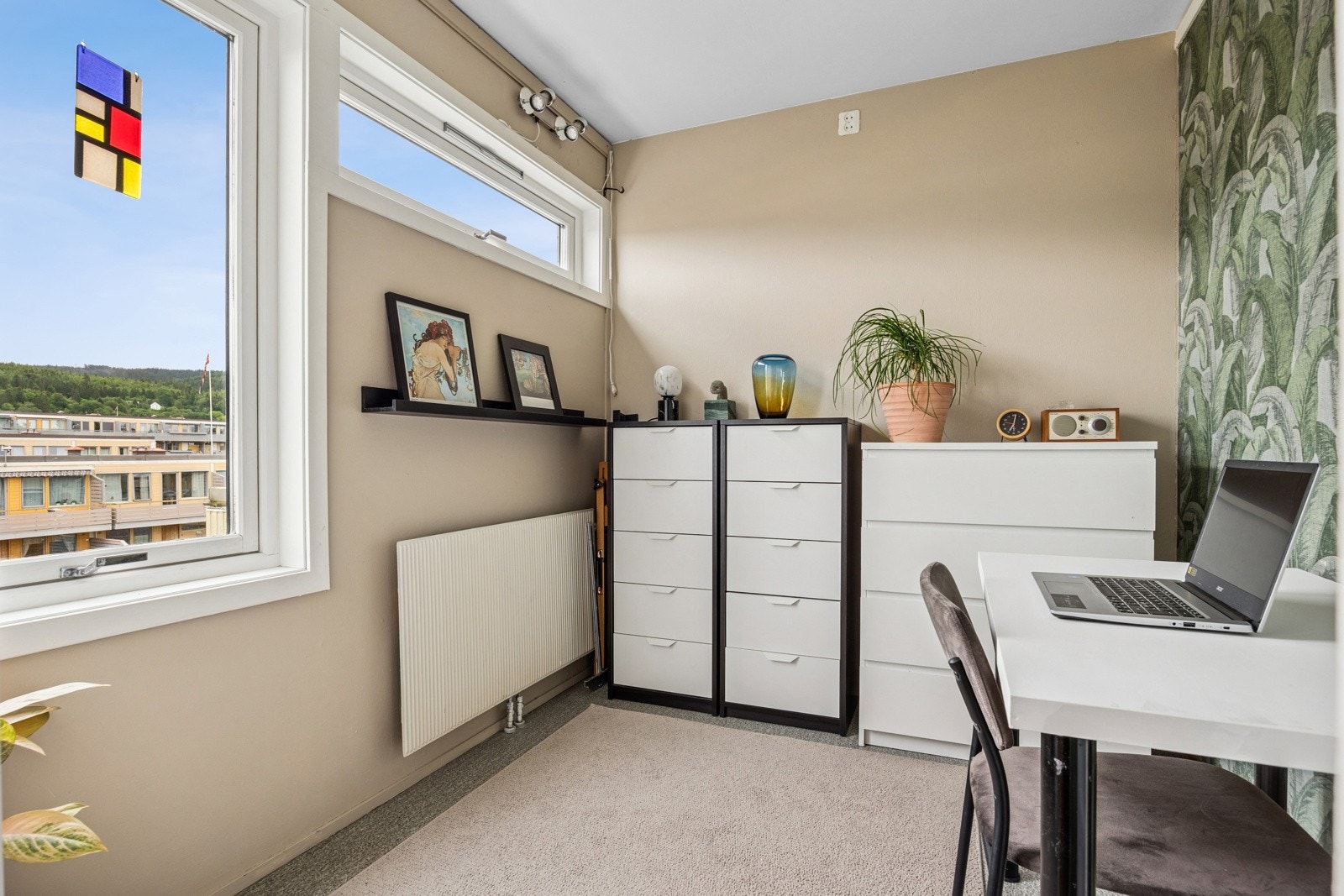 Mange benytter bodet til kontor, hobbyrom, garderoberom eller barnerom. Galleribilde