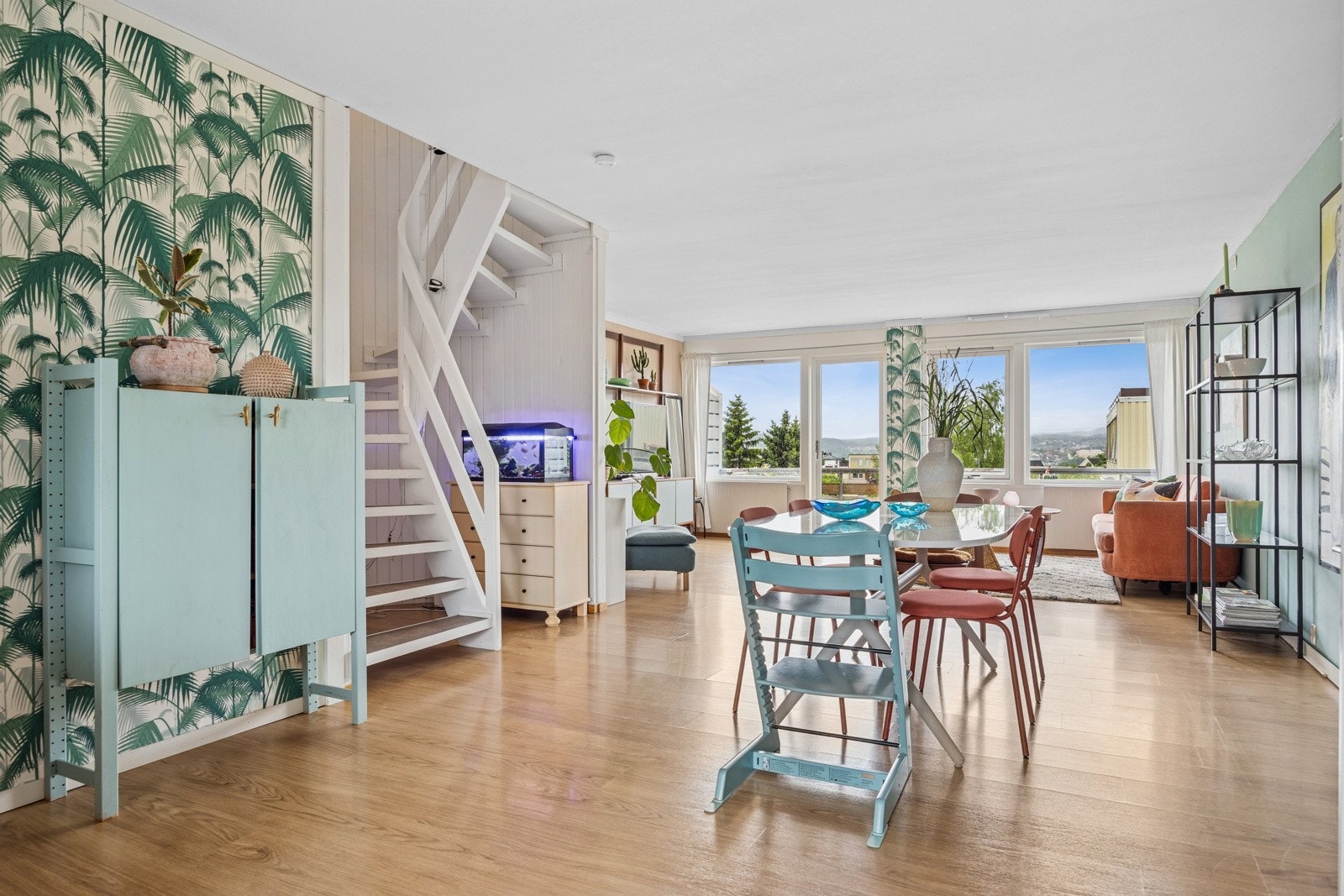 God plass rundt spisestuen for å samle venner og familie til gode måltider og hyggelige spillkvelder. Galleribilde