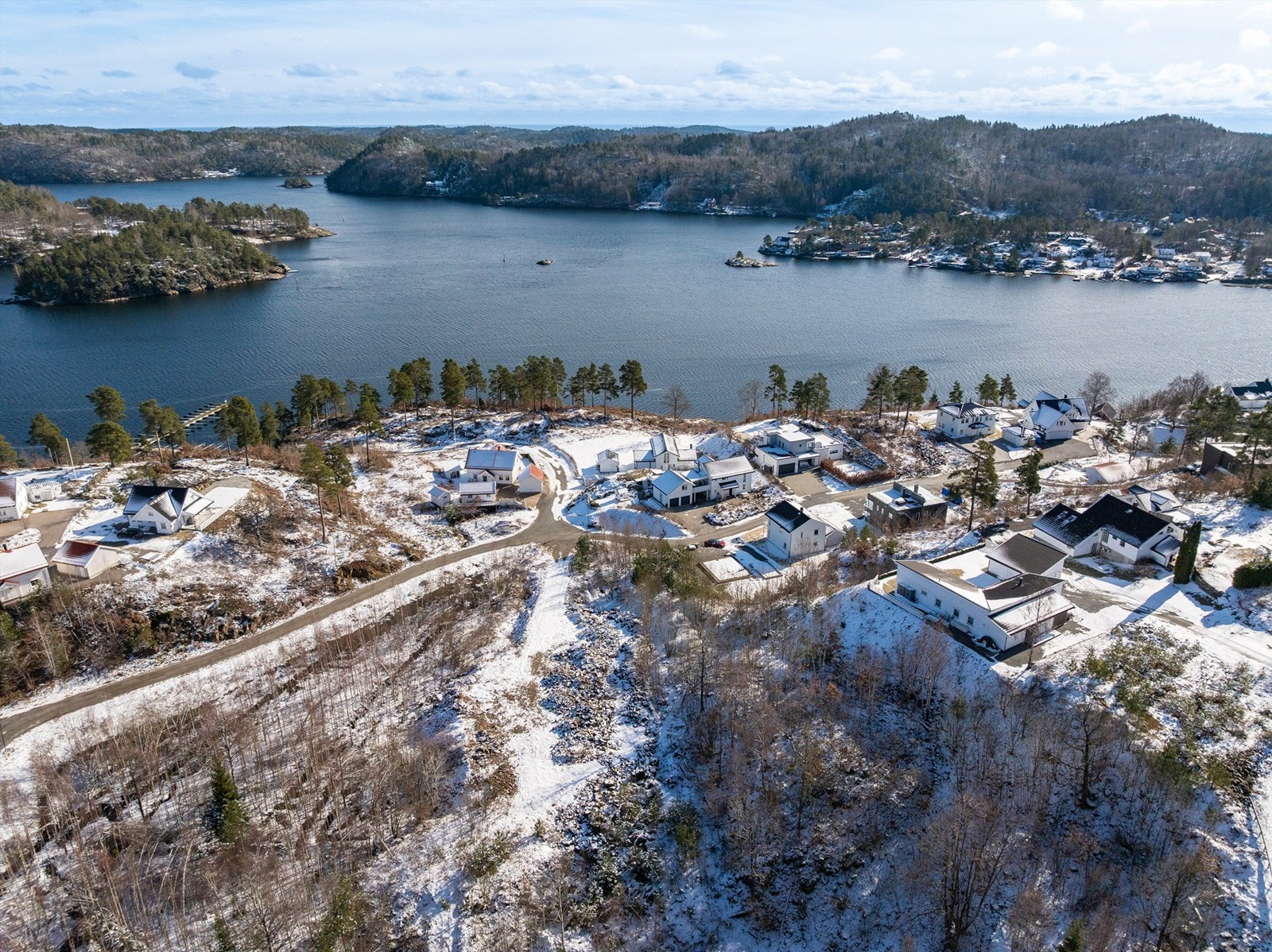 Helt ypperlig beliggenhet med mulighet for leie av båtplass Galleribilde