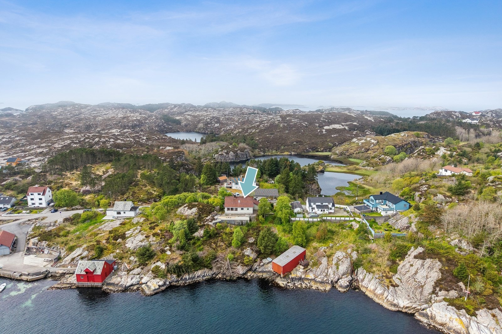 Eiendommen har en fantastisk beliggenhet ved sjøen Galleribilde
