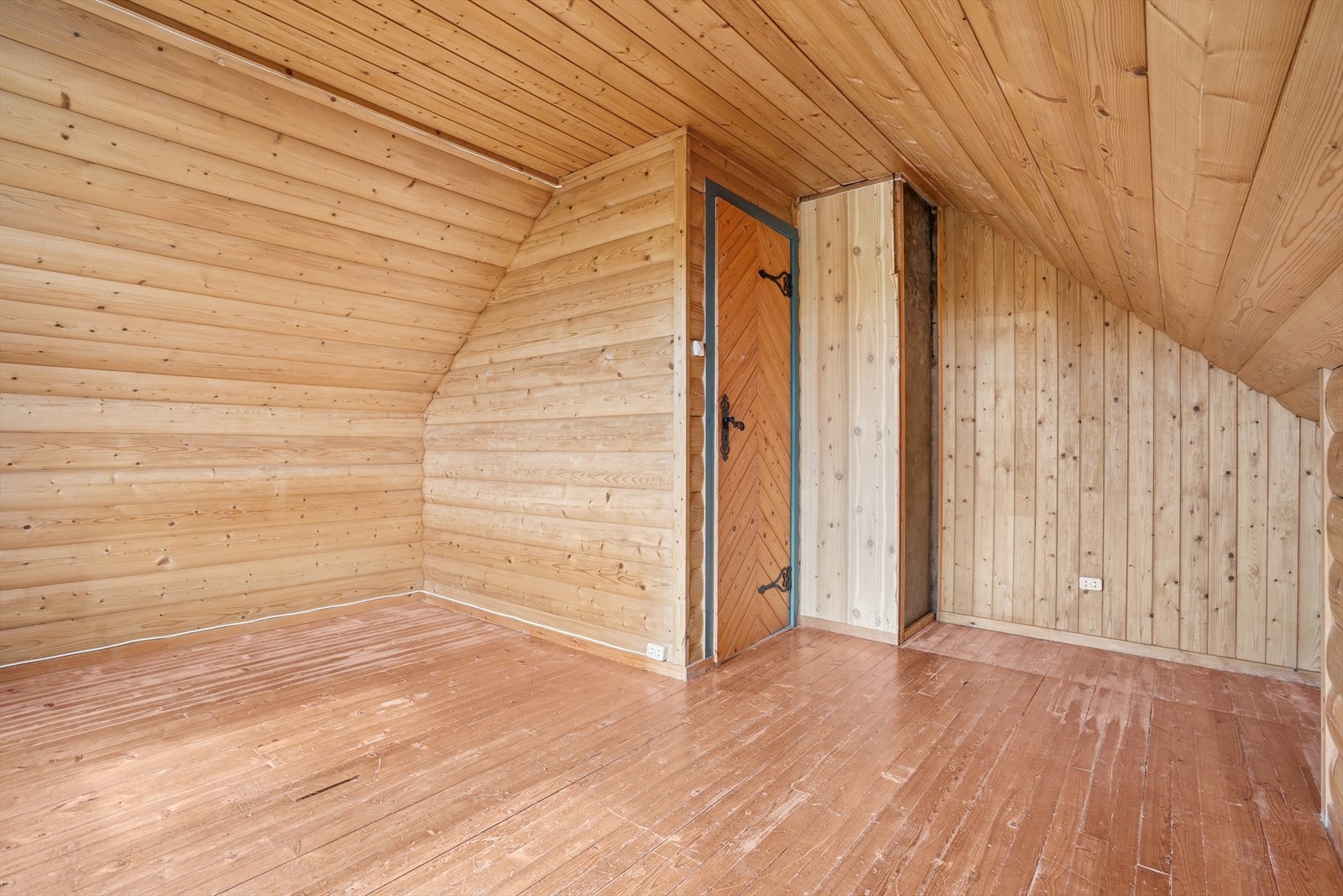 Soverom i loftsetasje Galleribilde