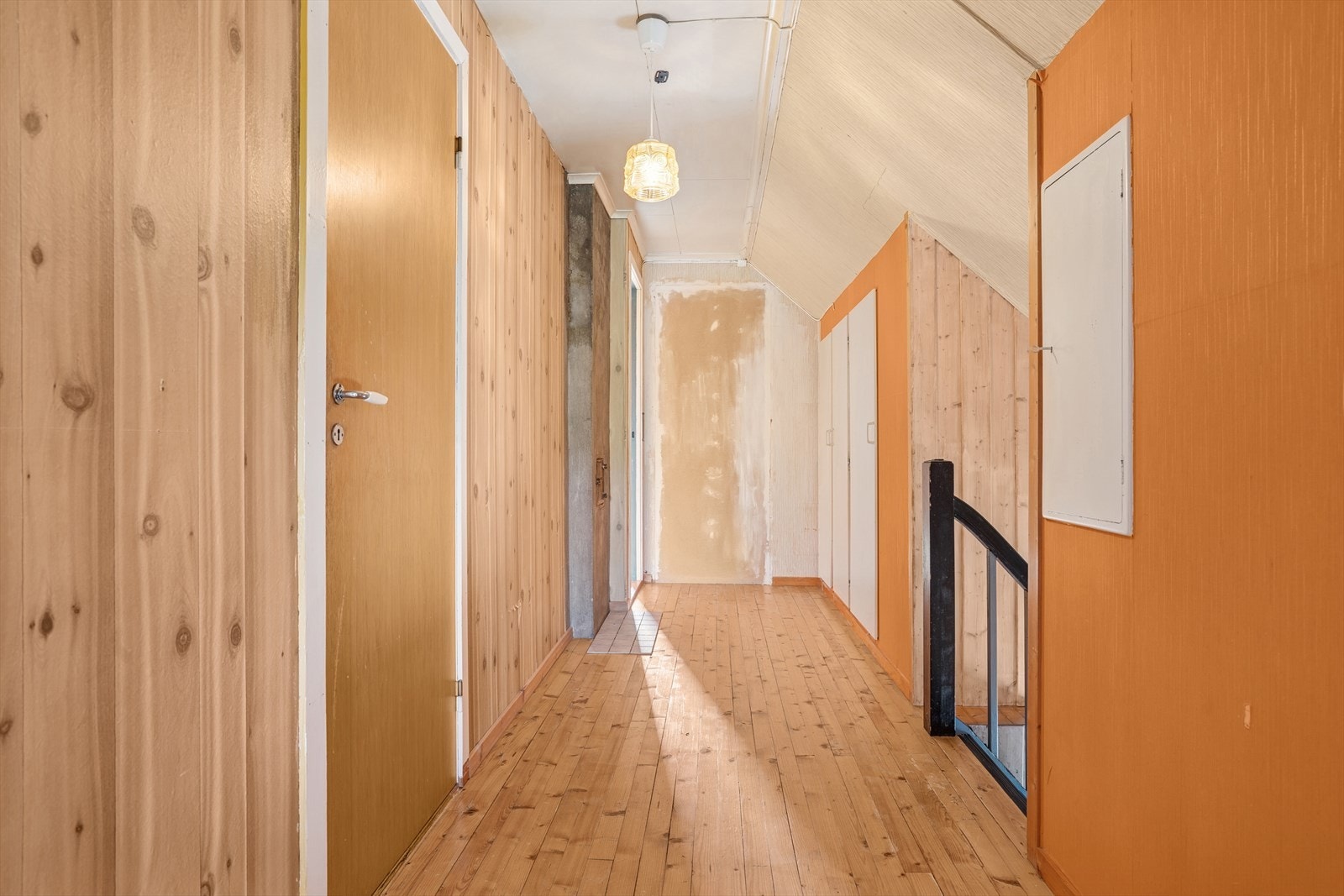 Gang i loftsetasje Galleribilde