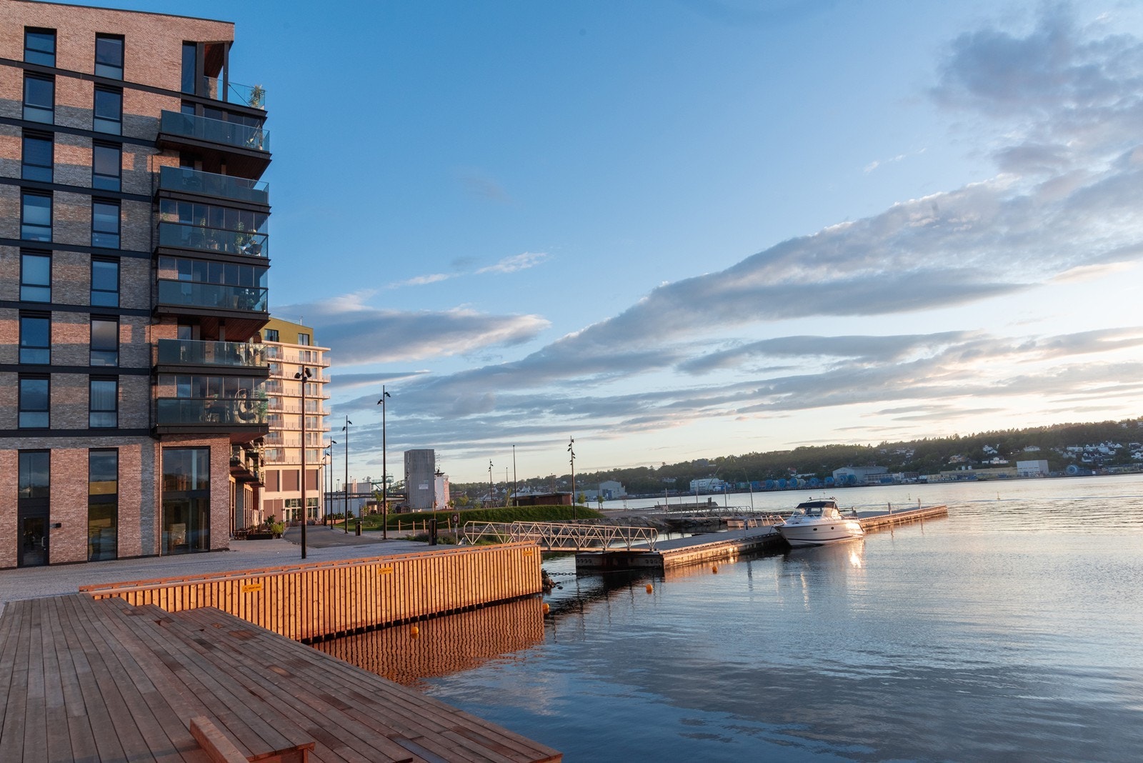 Verket representerer en spennende satsing på bærekraftig byutvikling, hvor historiske røtter kombineres med moderne fasiliteter. Her kan du nyte det beste av to verdener - et urbant liv tett på naturen. Galleribilde