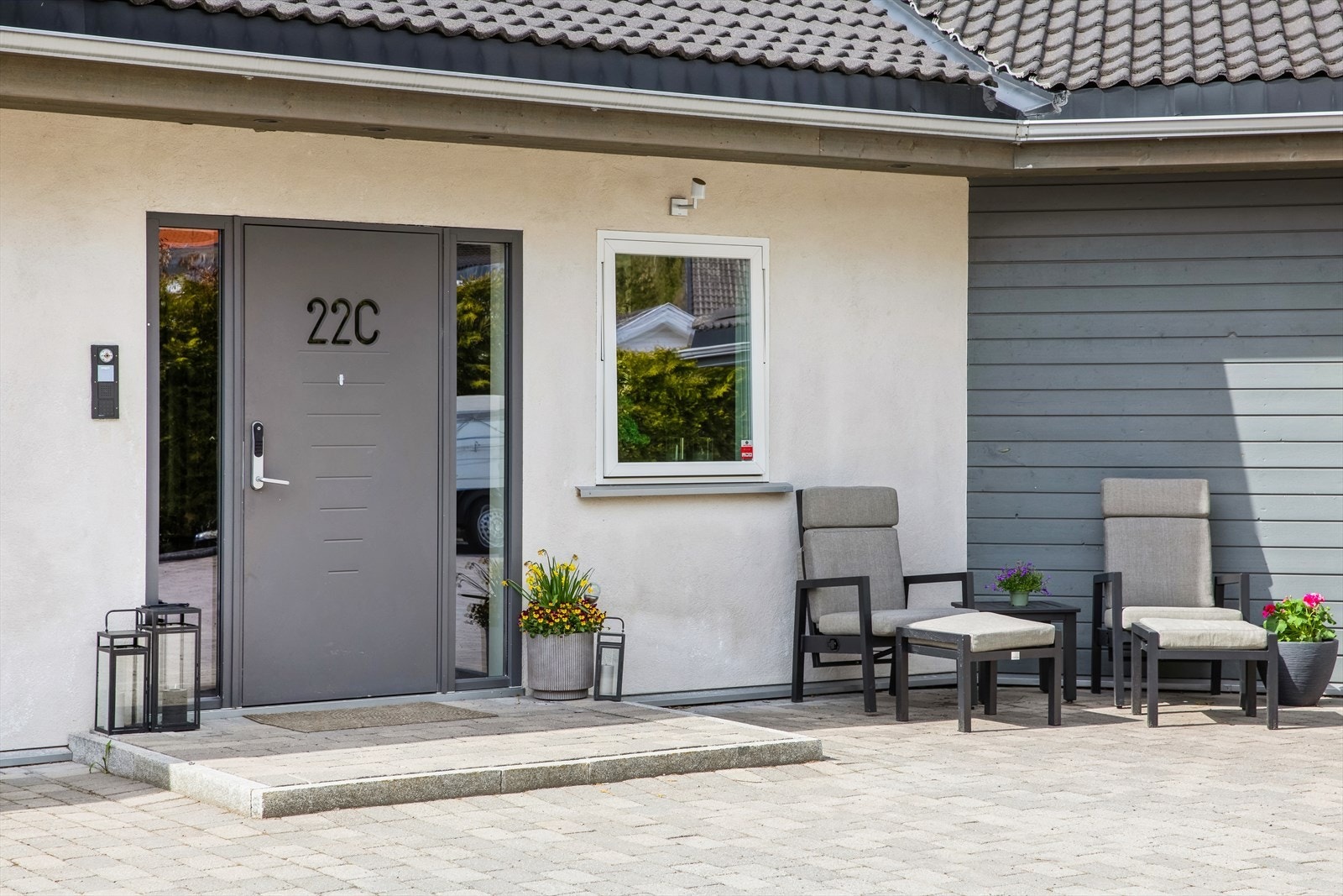 Velkommen inn! Boligen er velholdt og lekker som gjør at her kan du flytte rett inn uten å måtte tenke på oppgraderinger. Galleribilde