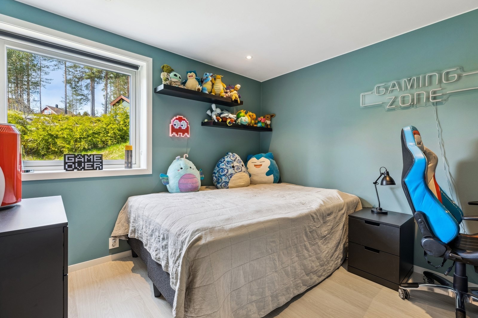 Soverom 3 er et fint rom, malt i moderne fargetoner. Galleribilde