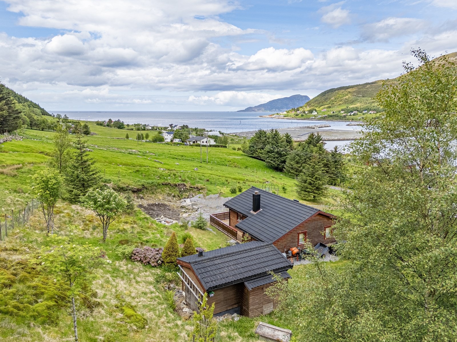 Fra fritidsboligen er det nydelig havutsikt! Galleribilde