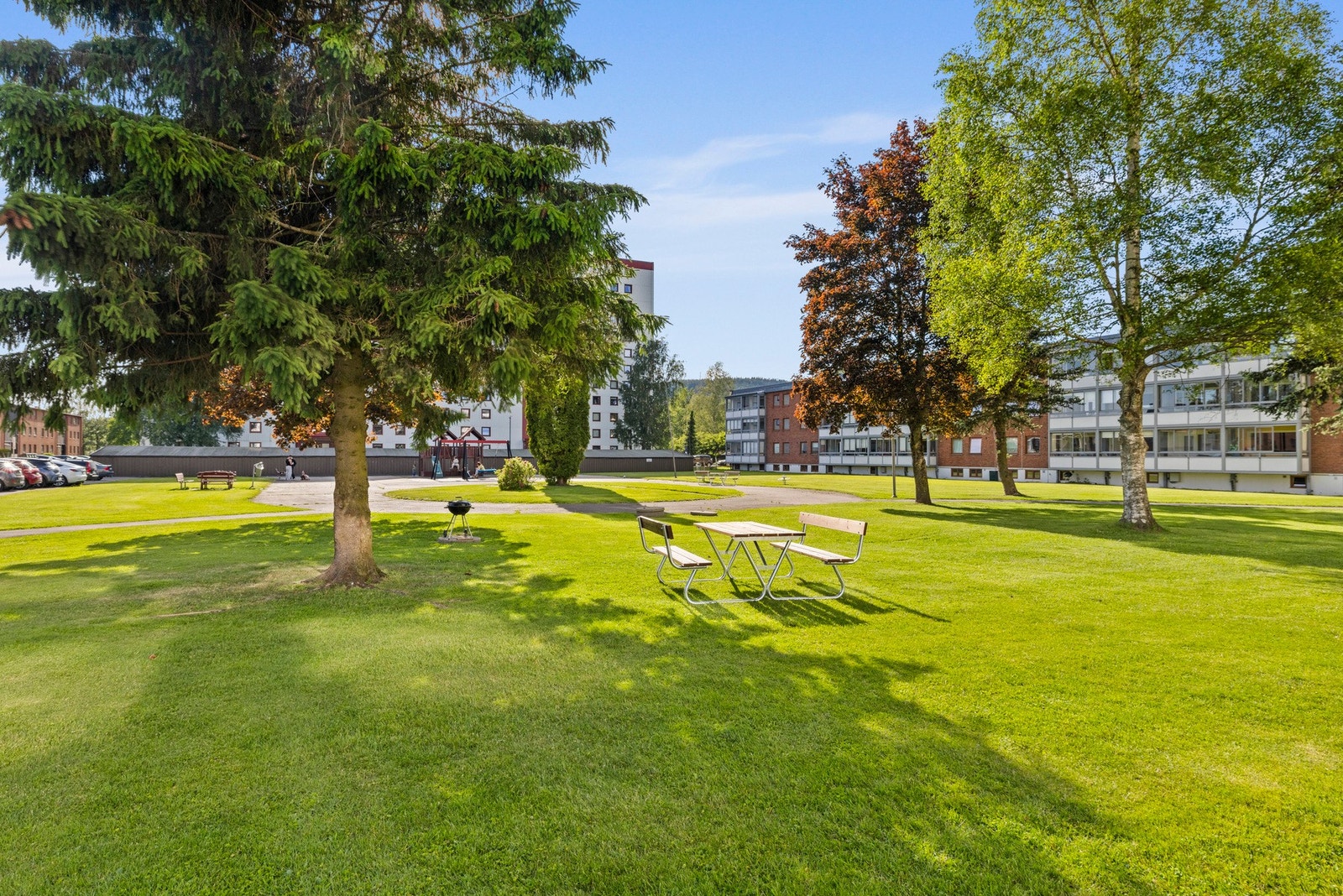 Borettslagets tomt består av pent opparbeidede fellesområder Galleribilde