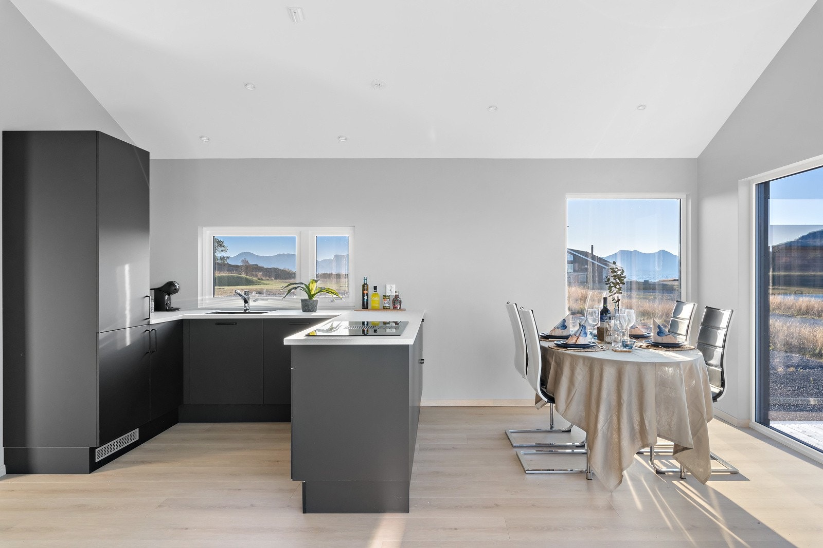 Dersom det ikke blir en bedre middag på Finnøy Havstuer er det også godt å kunne diske opp med en nydelig tacomiddag. Galleribilde