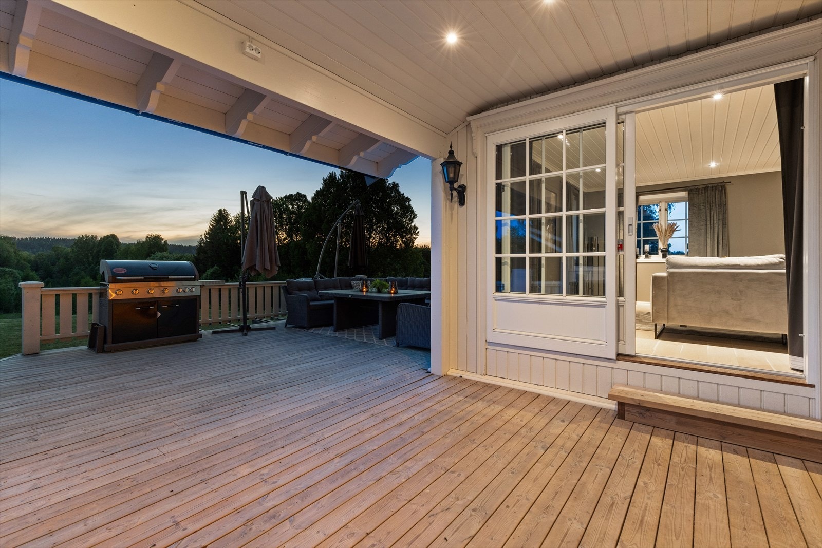 På terrassen kan du nyte lange sommerkvelder! Galleribilde