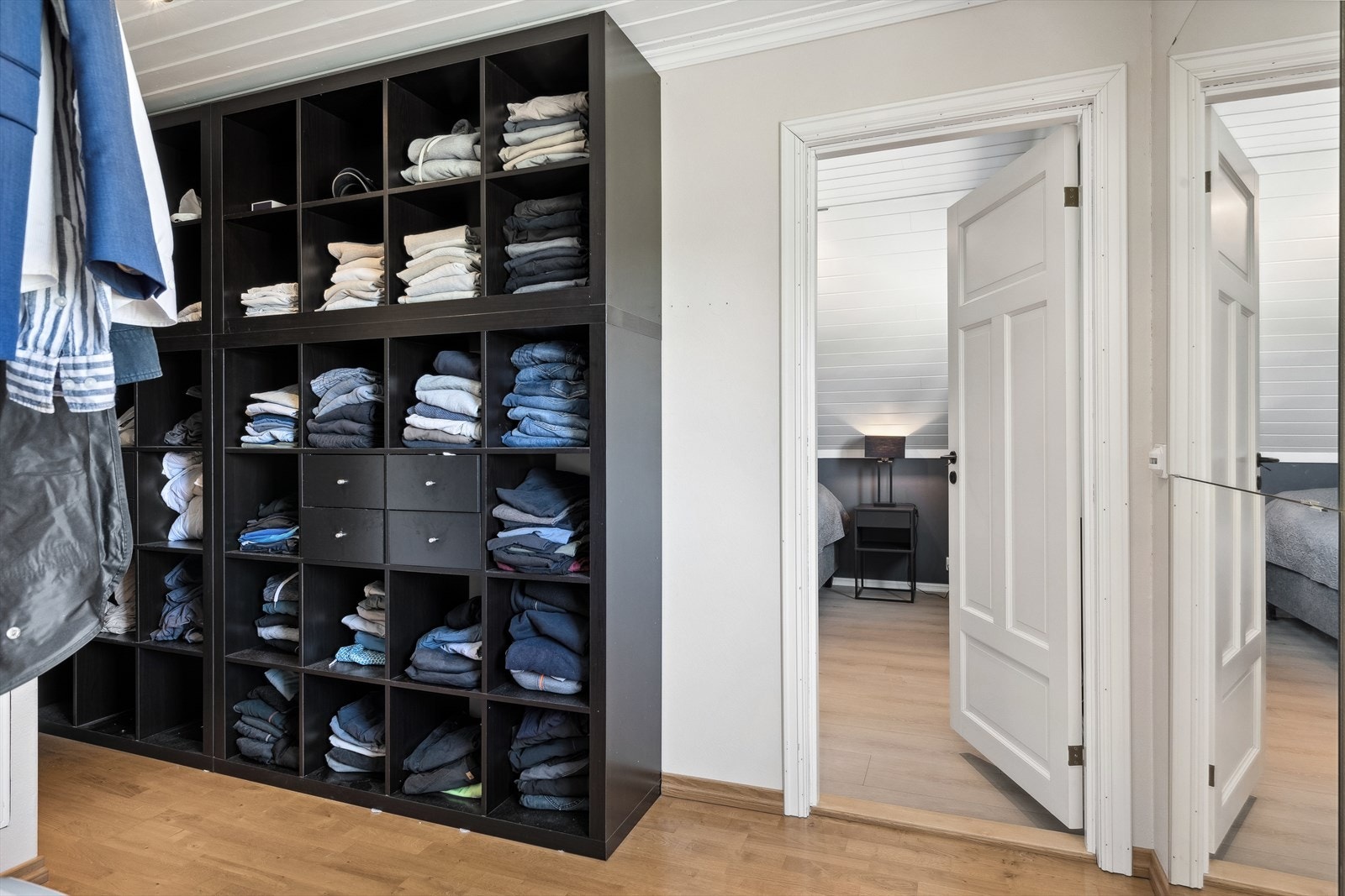 Walk-inn garderobe Galleribilde