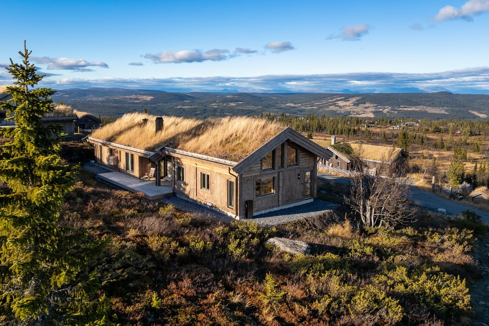 Sjelden mulighet for å sikre seg en stor hytte innerst/øverst i Båtstjernlia Galleribilde