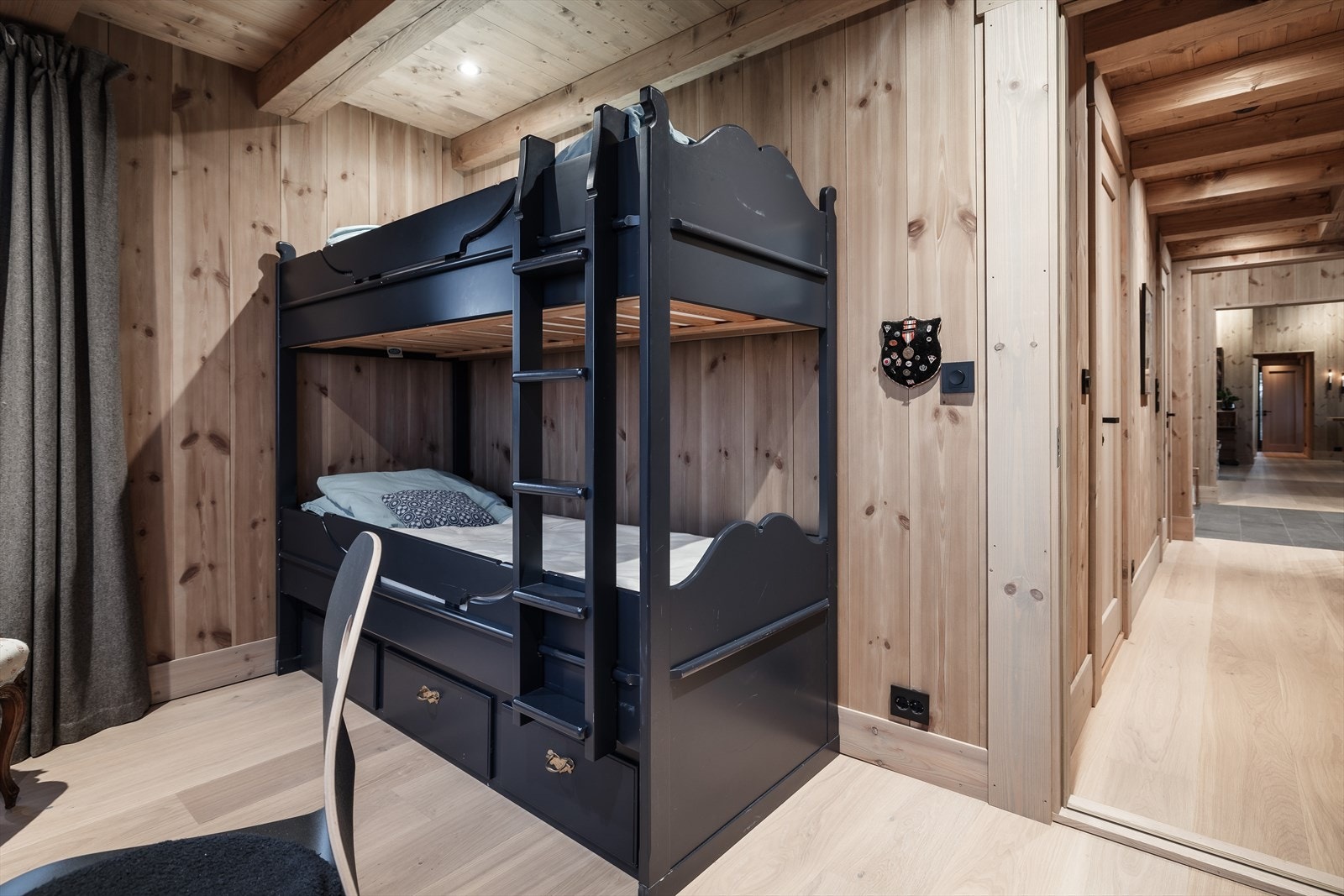 Soverom to Galleribilde