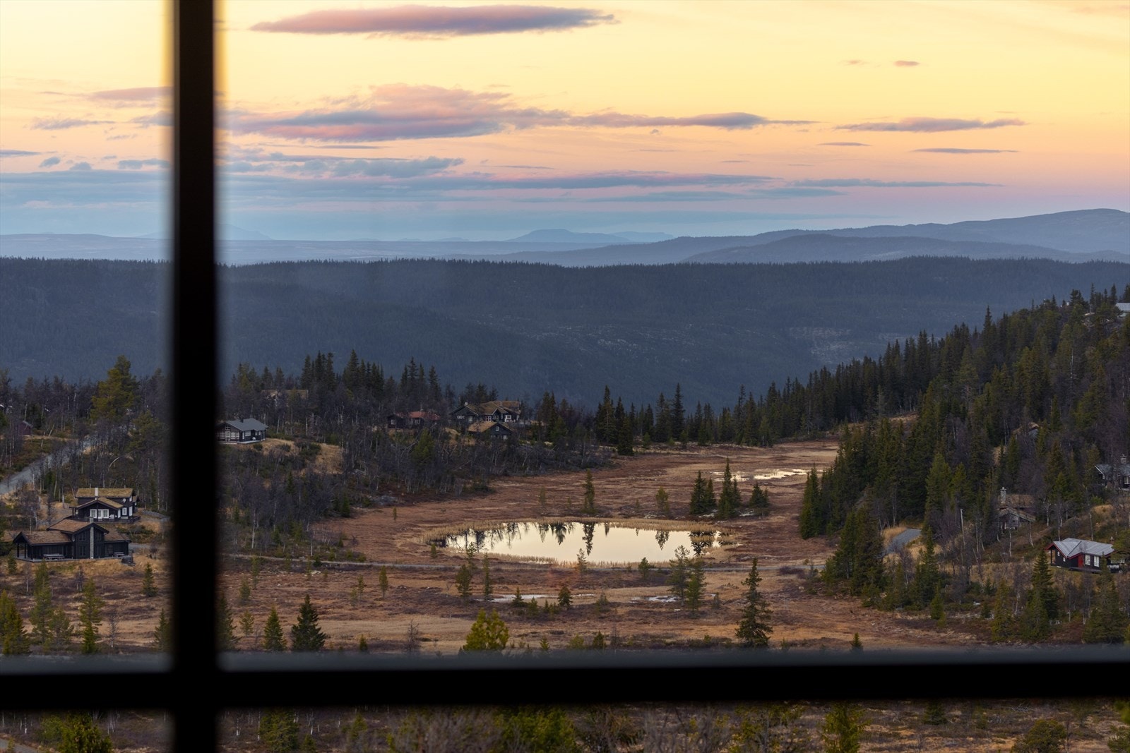 Høyt og fritt på 1032 moh gir utsøkt panoramautsikt Galleribilde
