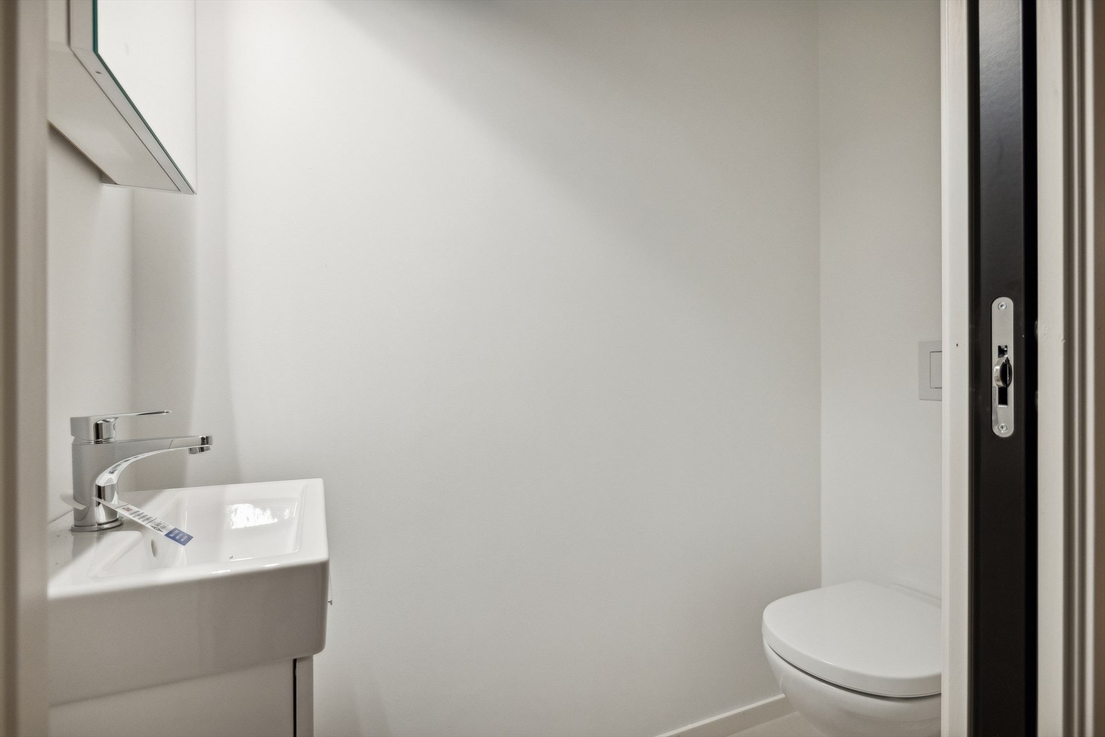 Separat gjestetoalett er praktisk. Både når du har gjester, men også i hverdagen Galleribilde