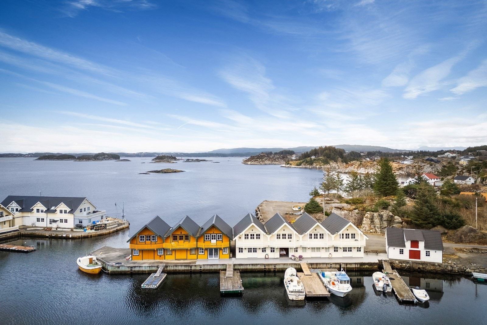 Velkommen til Indra Rabbavika 25E - Presentert av Eiendomsmegler Vest v/Pål Kristian Fogge. Galleribilde