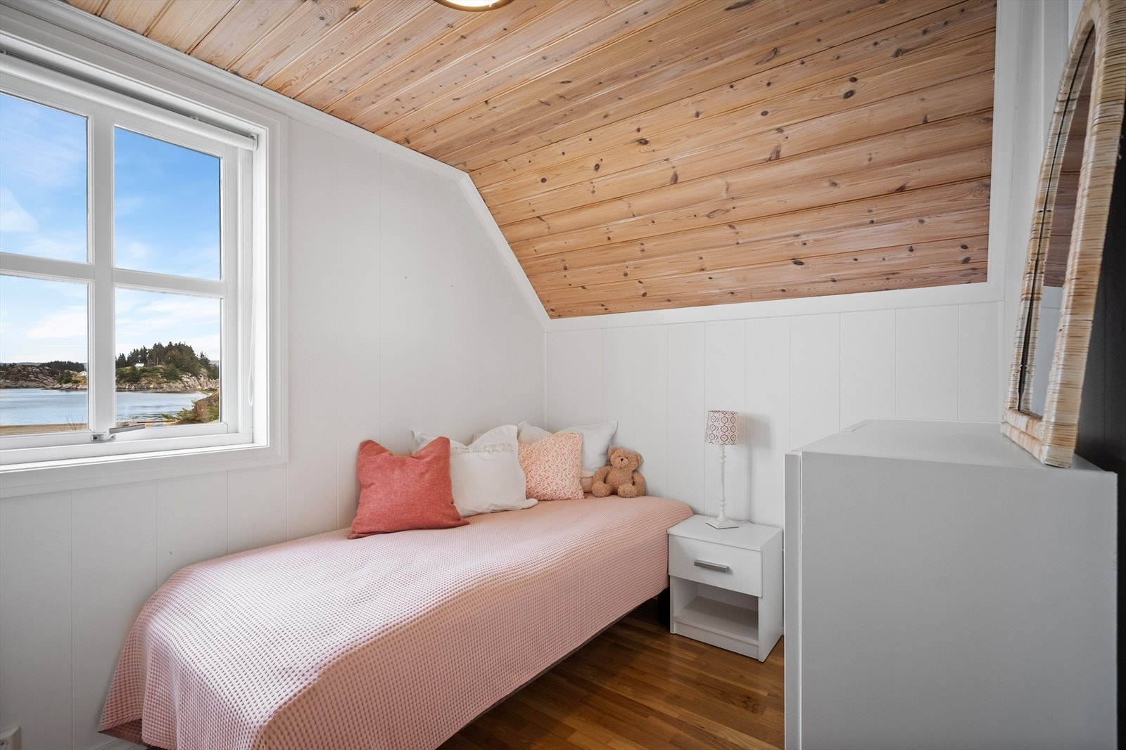 Soverommene er målt til 7,3 m² og 5,2 m². Galleribilde