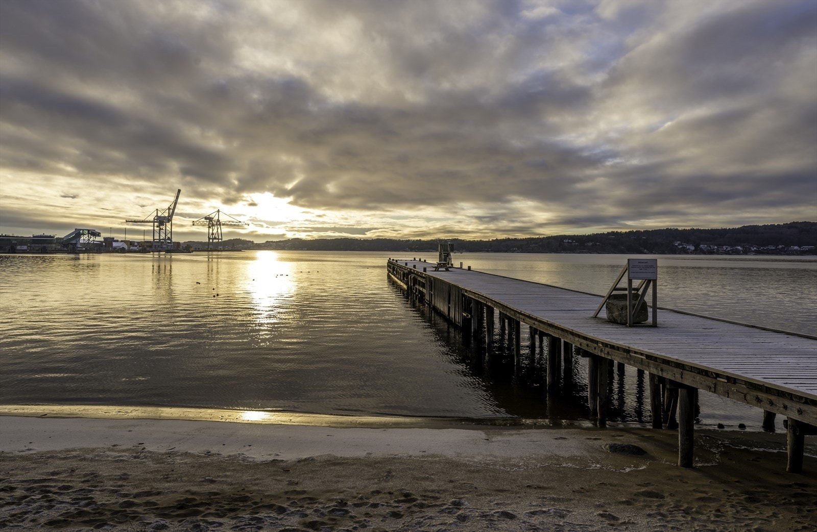 Nærområdet - sjøkanten på Torstrand. Galleribilde