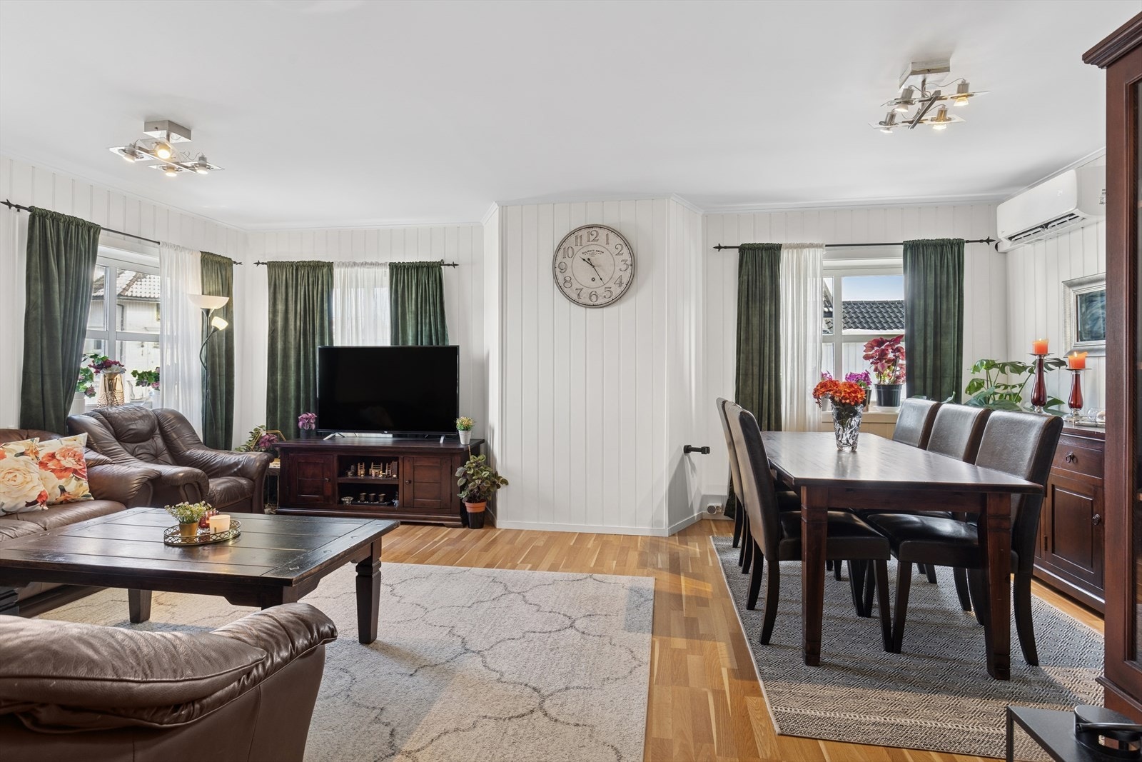 Leiligheten i 1. etasje fremstår lys og trivelig. Galleribilde