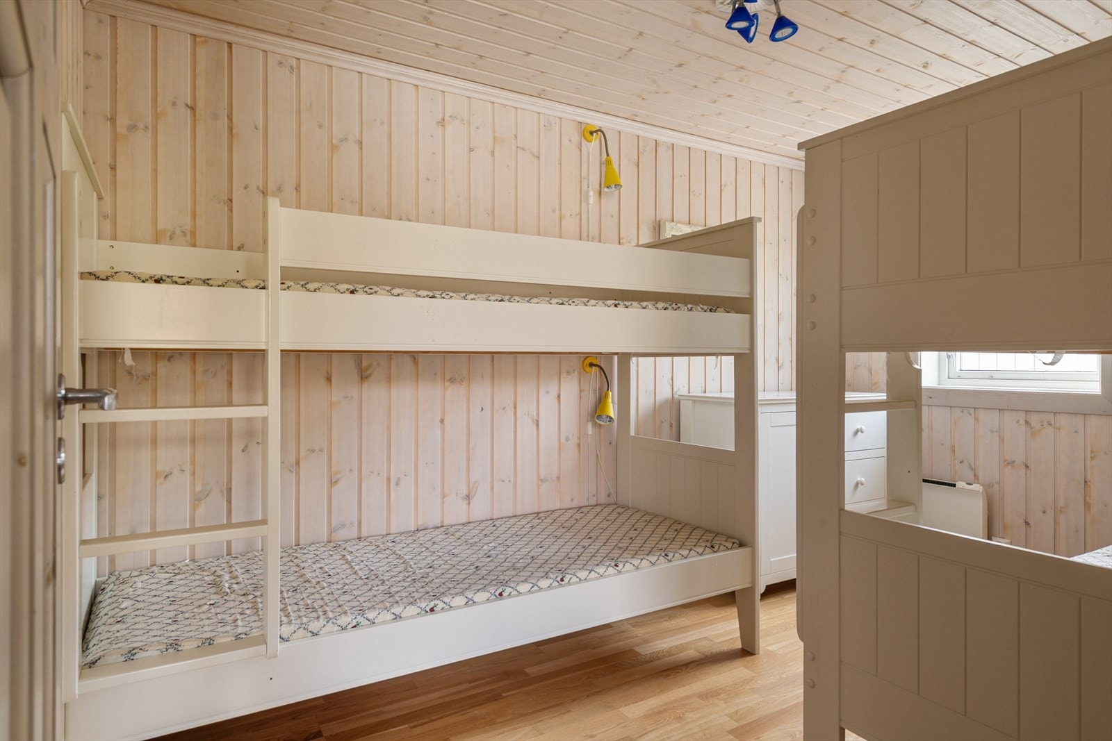 Gjestesoverommet er per dags dato innredet med to køyesenger. Galleribilde