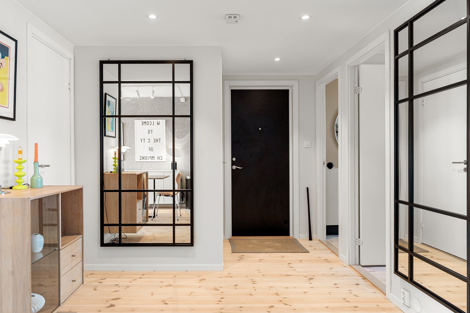 Leilighetens entré Galleribilde