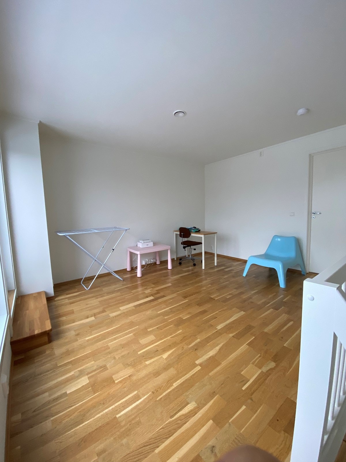Loftstue med direkte utgang til terrasse. Galleribilde