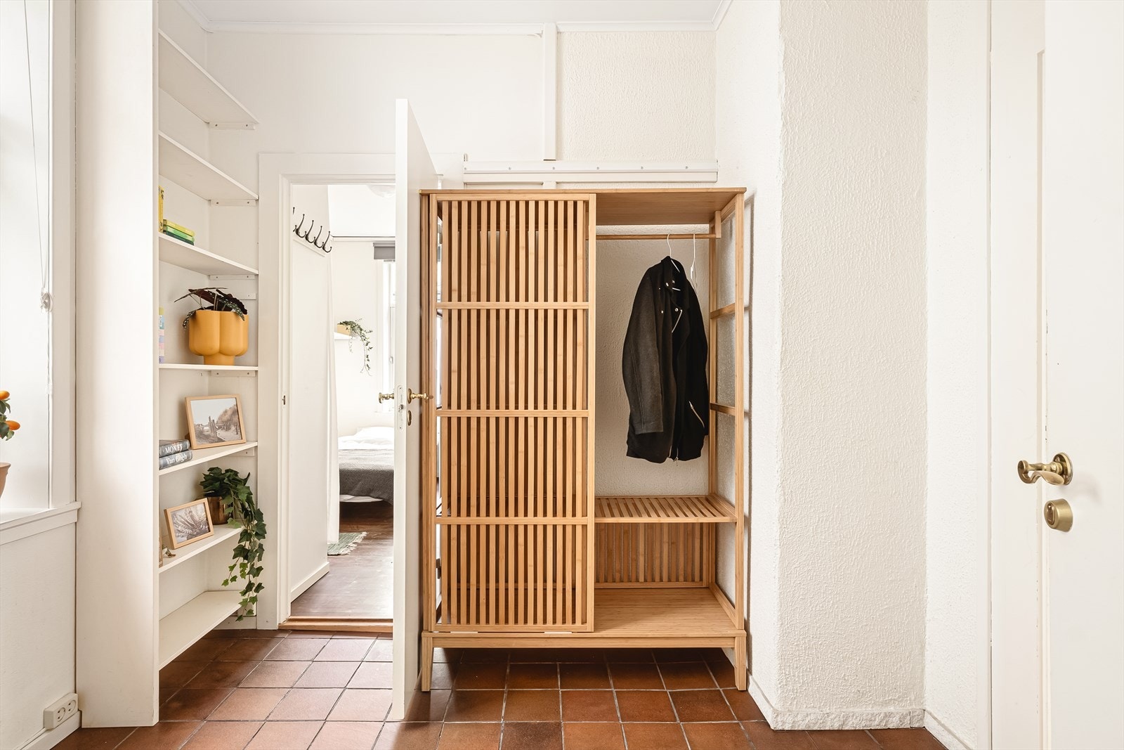 Leiligheten har godt med oppbevaringsplass med to eksterne boder. Galleribilde