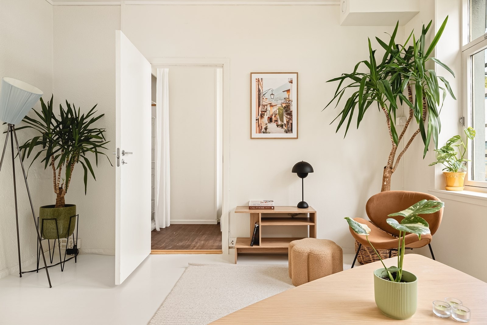 Leiligheten har to separate soverom, det ene har tilkomst fra stuen. Galleribilde