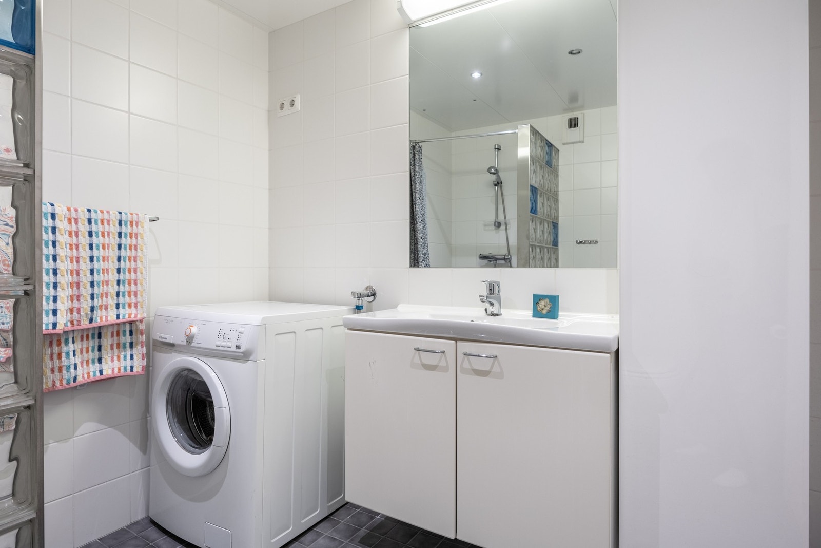 Opplegg for vaskemaskin. Galleribilde